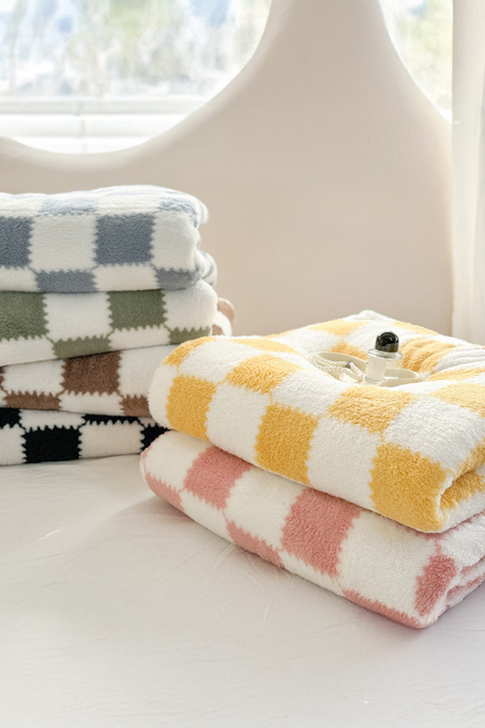 Pink Checkered Soft Plush Large Blanket