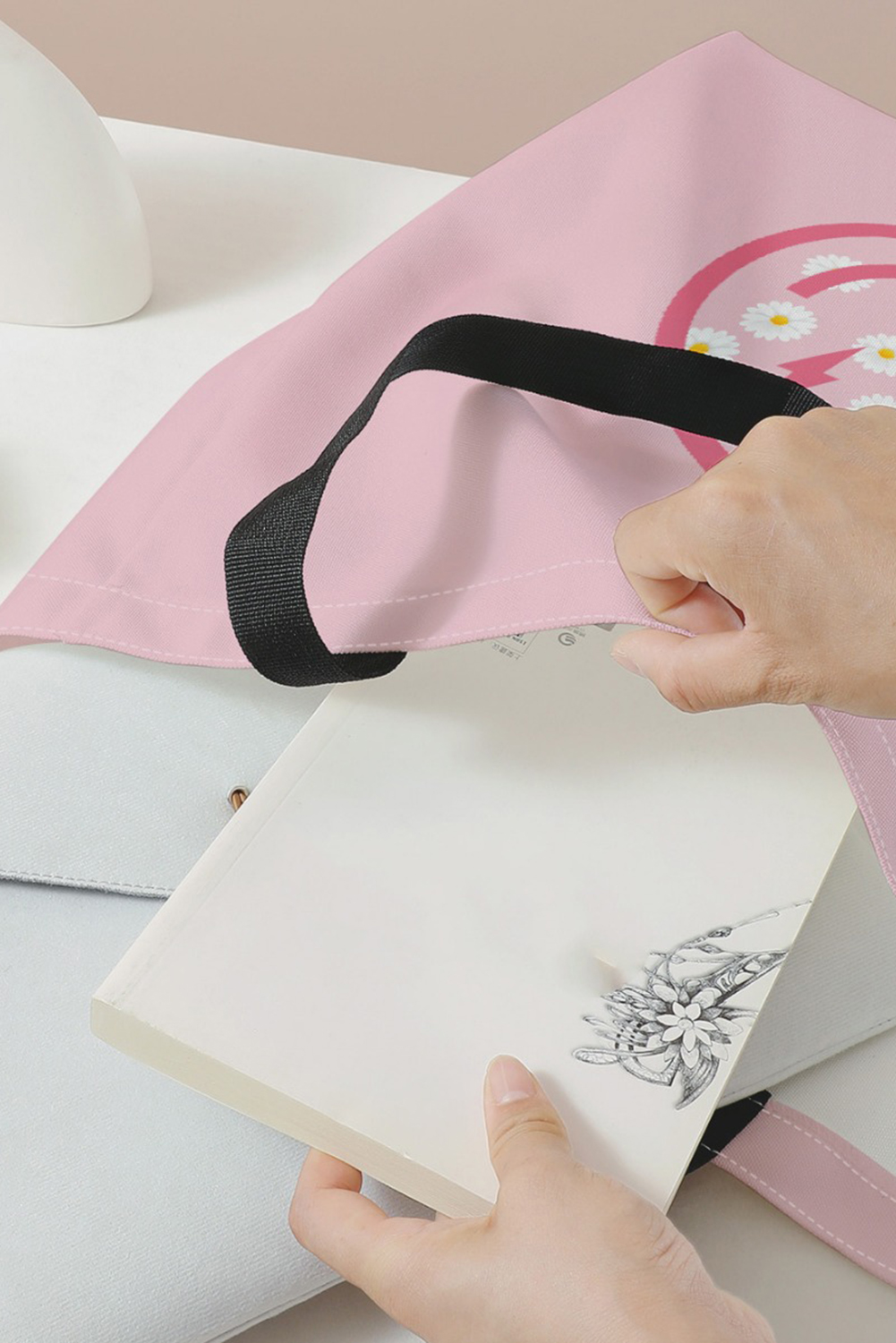Pink Smiley Face Daisy Print Canvas Large Capacity Tote Bag