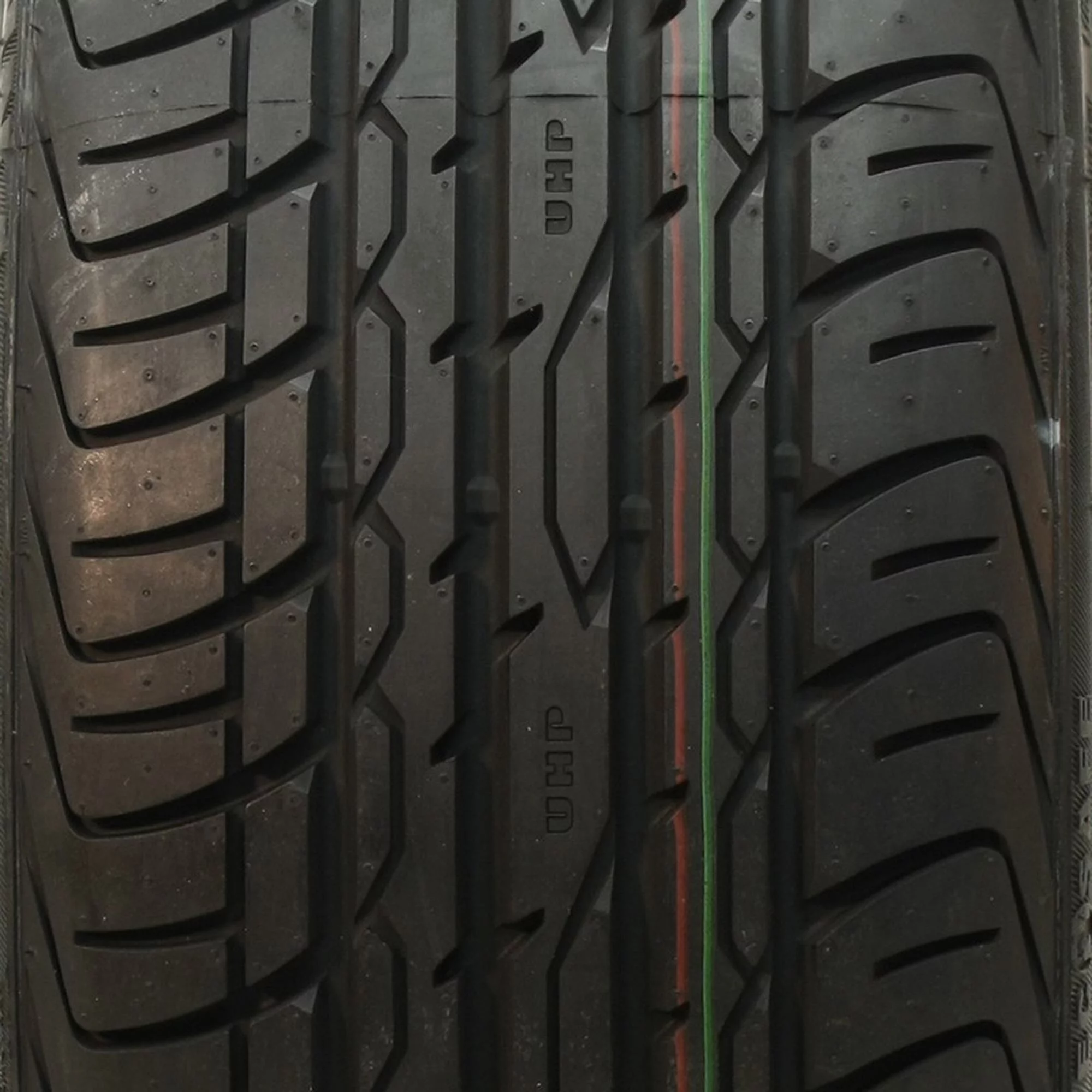 Zenna Argus-UHP All Season 225/55R19 99H Passenger Tire