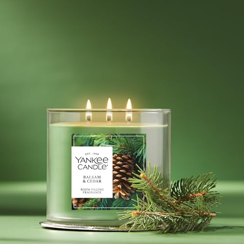 Yankee Candle Balsam & Cedar, Holiday Scented Candle, 22oz Large Jar with up to 150 Hour Burn Time, Giftable