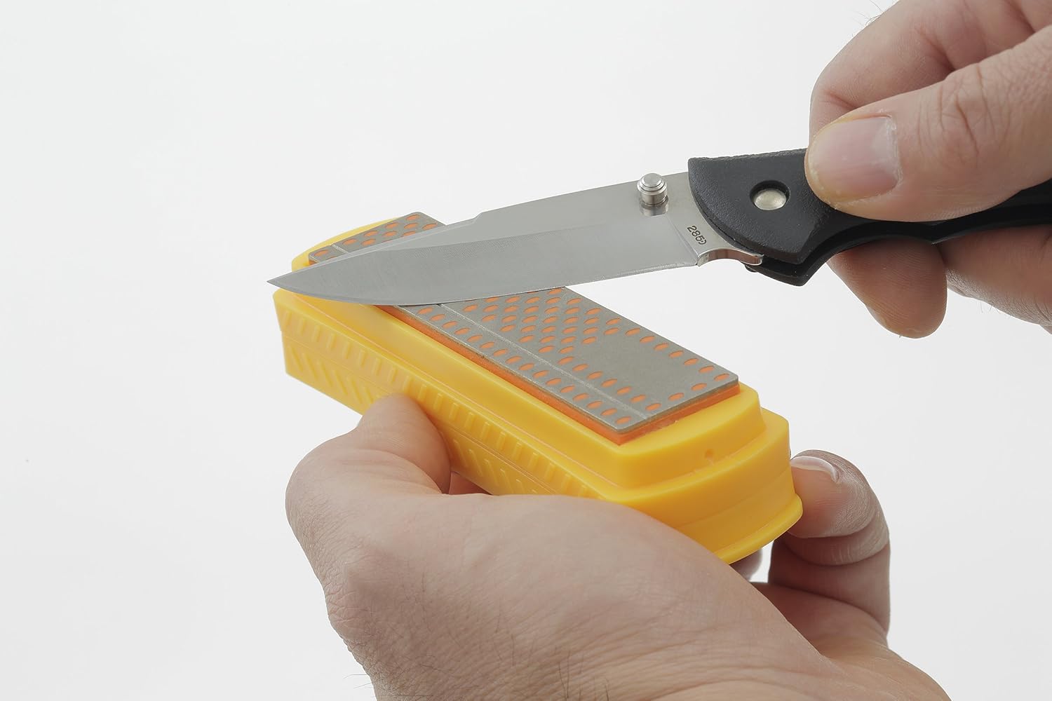 Smith’s 50447 4-Inch Diamond Sharpening Stone – Yellow – Plastic Cover Included – Fine 750 Grit – Lightweight & Compact – Sharpen Hooks, Knives & Tools