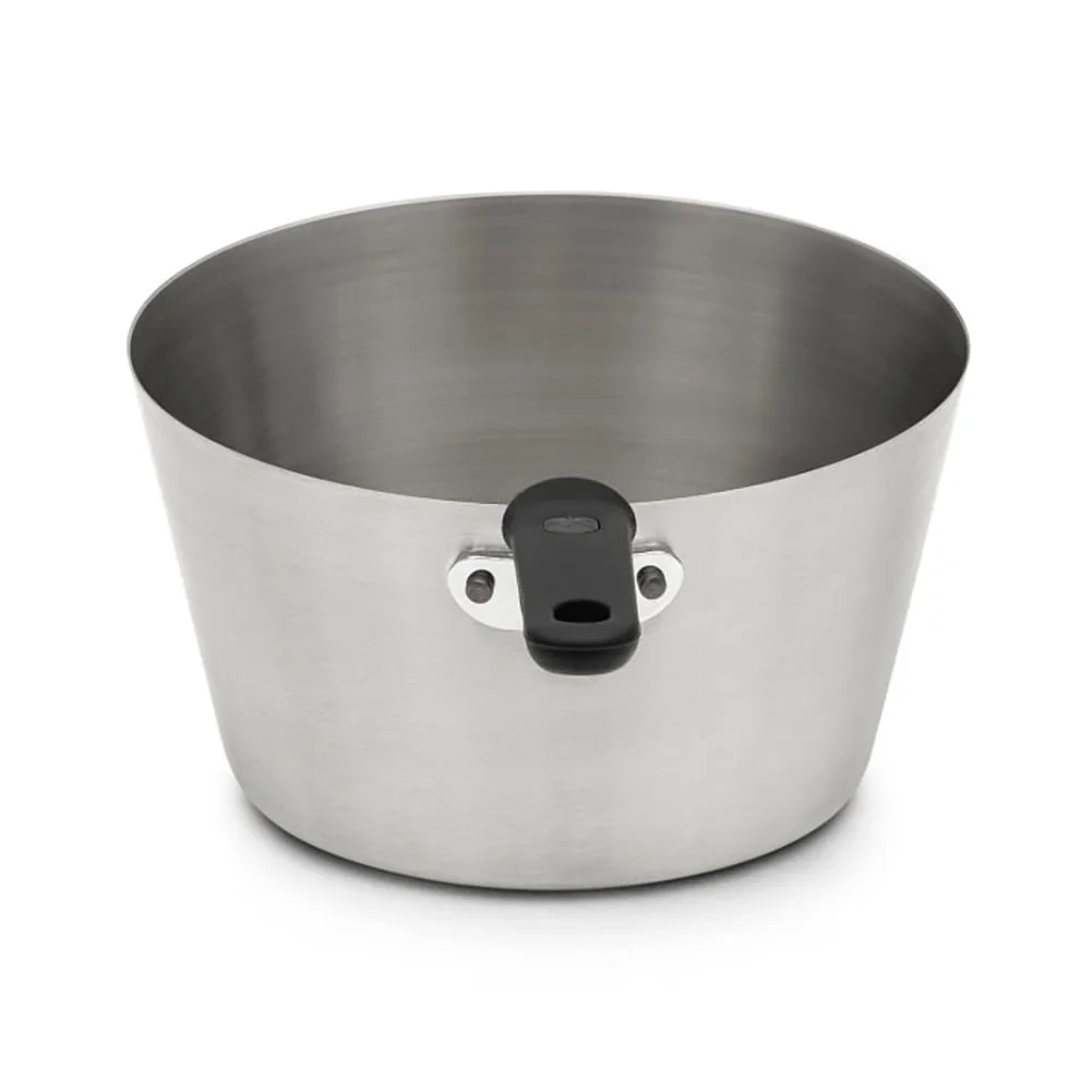 Vollrath 78441 S/S Tapered 4.5 Quart Sauce Pan w/ Silicone Handle