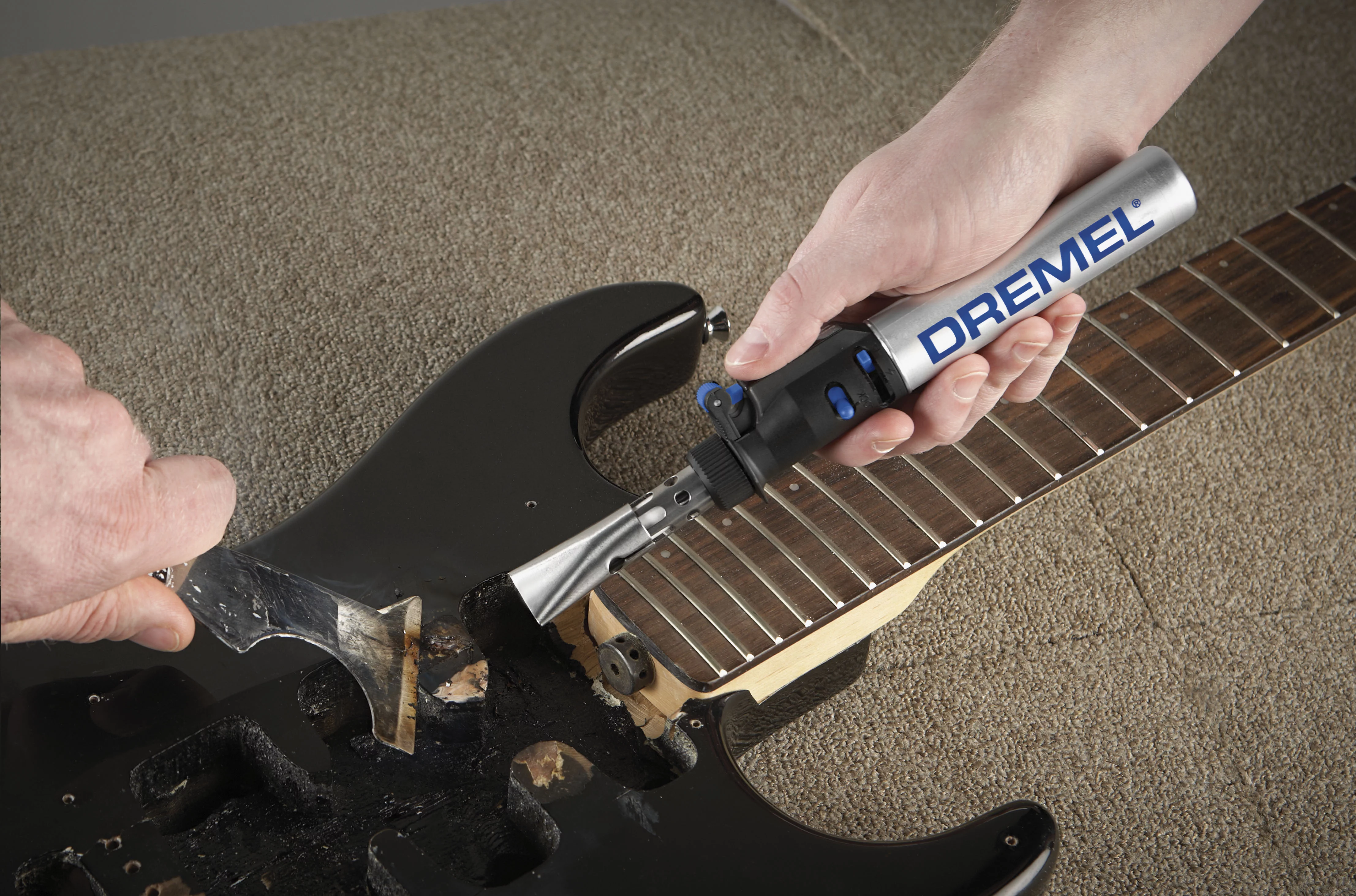 Dremel 2000-01 VersaTip Precision Butane Torch Kit, 14-Piece, Portable Micro Torch Mini Welder