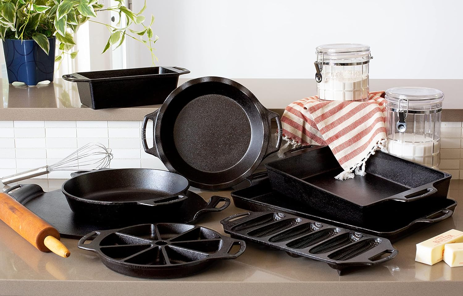 Lodge Cast Iron Wedge Pan