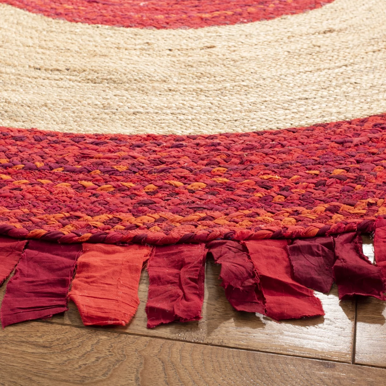 SAFAVIEH Cape Cod Susan Braided with Fringe Area Rug, 5' x 5' Round, Red/Natural