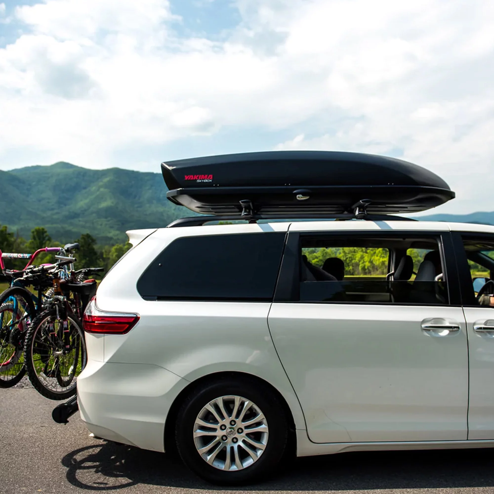 Yakima SkyBox 21 Carbonite Cargo Box