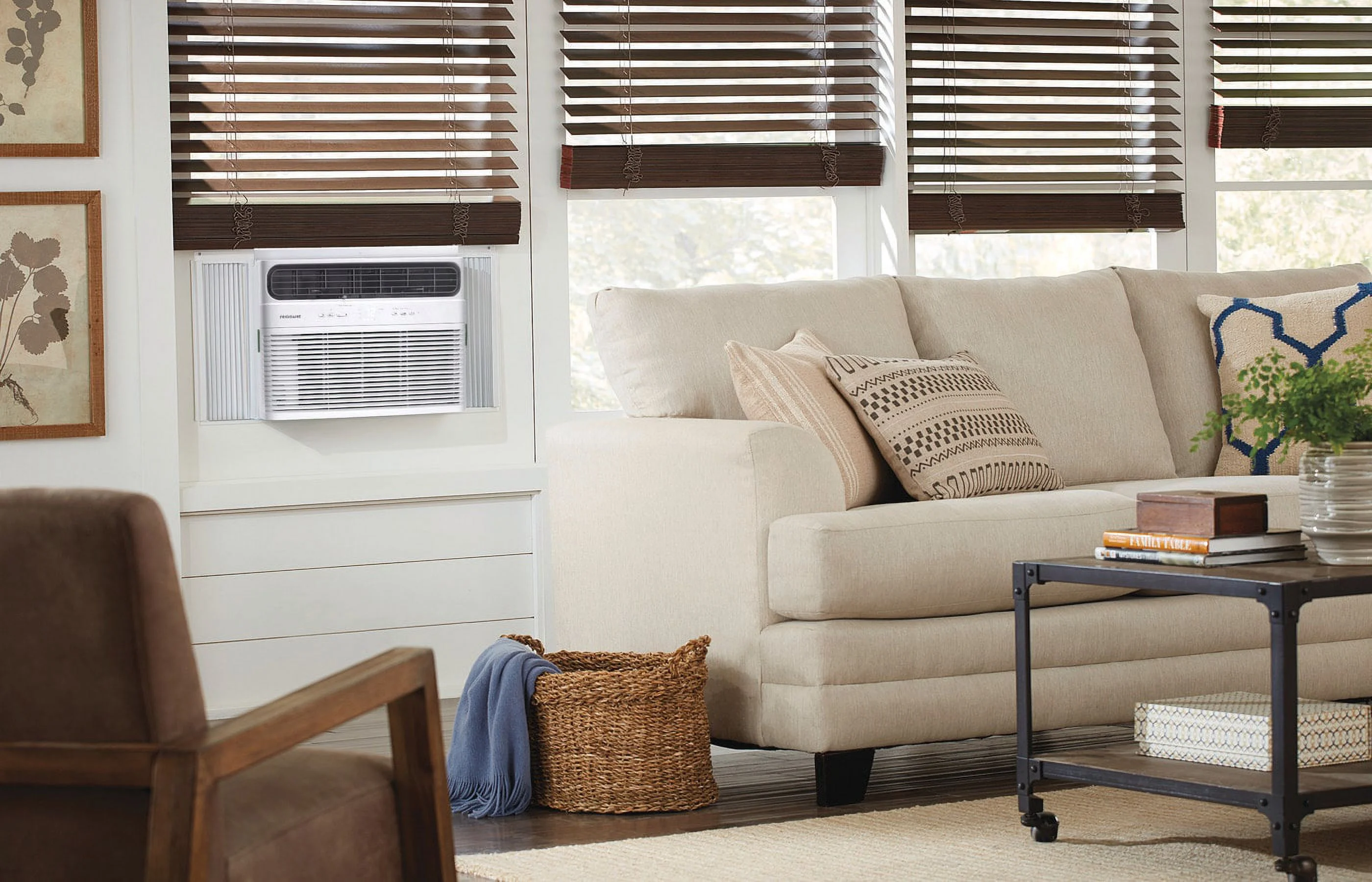 Frigidaire&nbsp;12,000 BTU Window Room Air Conditioner with Supplemental Heat