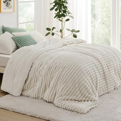 Bedsure Fluffy Comforter Set King - Super Soft Faux Fur Comforter King Size Cream White, Winter Warm Fleece Bedding Set, Plush Fuzzy Bed Set, 3 Pieces, 1 Shaggy Comforter with 2 Pillowcases