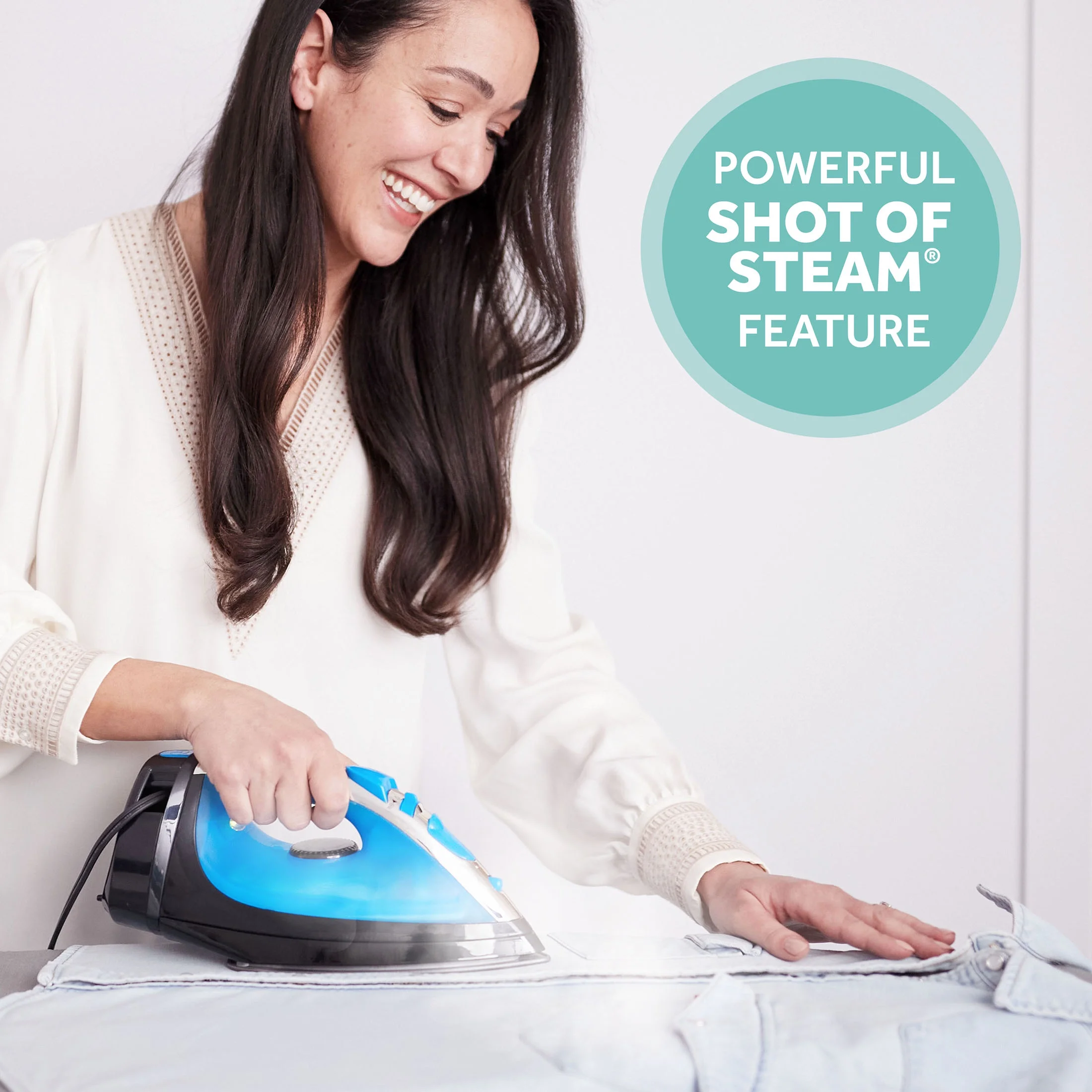 Sunbeam 1400W Steammaster Iron with Shot of Steam and Retractable Cord, Blue and Black Finish