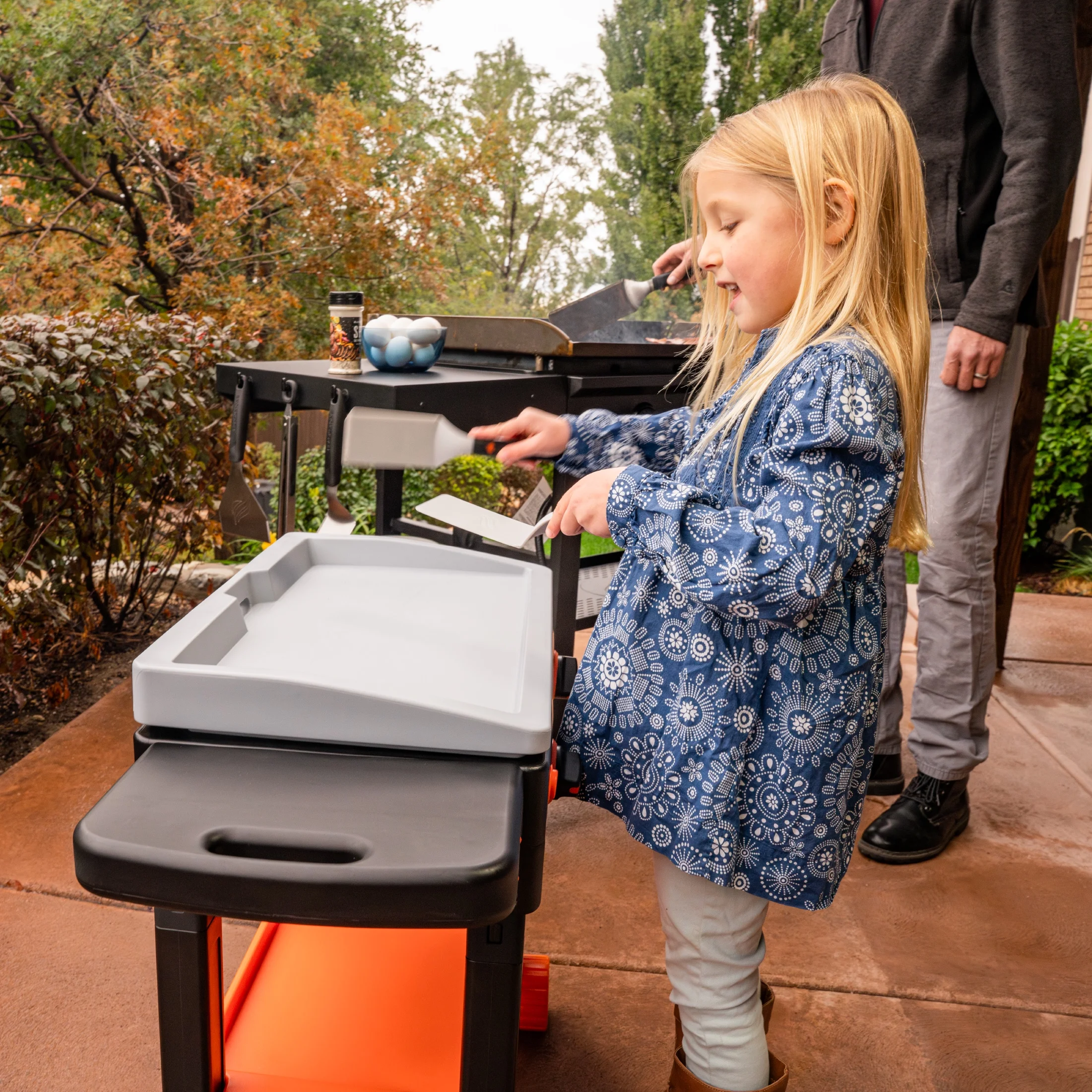 Blackstone My First Griddle Toy Play Set with Plastic Cooking Utensils, 7-Piece