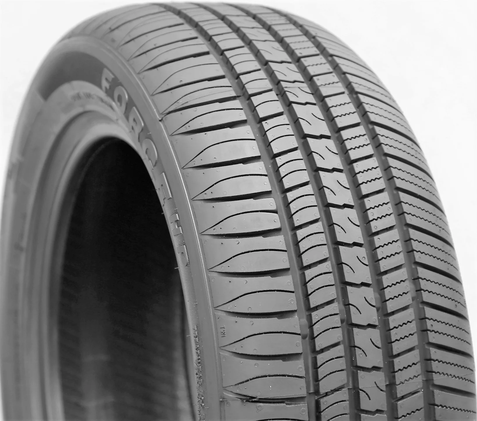 Atlas Force HP 205/65R16 95H AS Performance A/S Tire Fits: 2016-21 Chevrolet Malibu L, 2013-17 Honda Accord LX