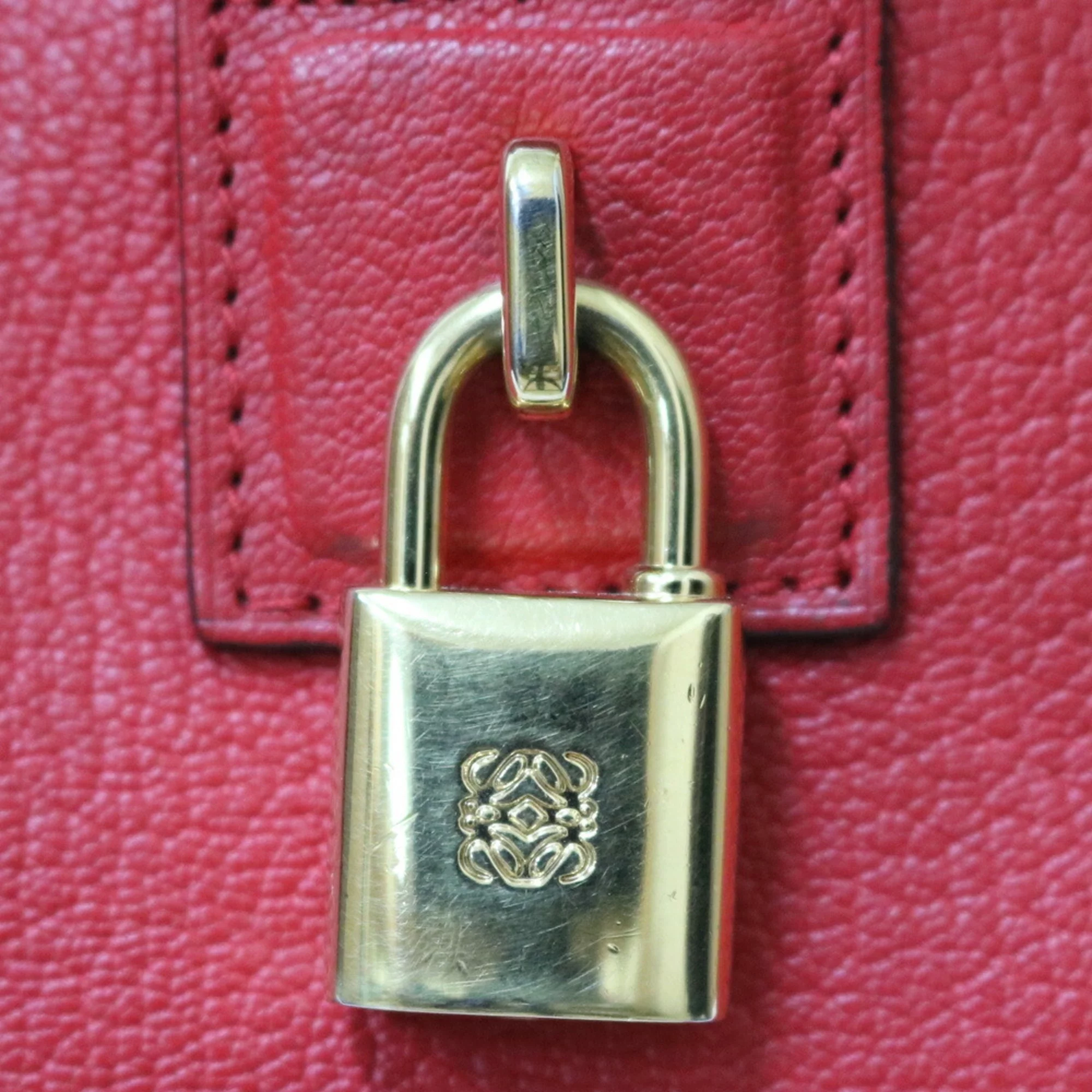 Pre-Owned LOEWE Loewe Handbag Amazona 28 Red Ladies Leather (Fair)