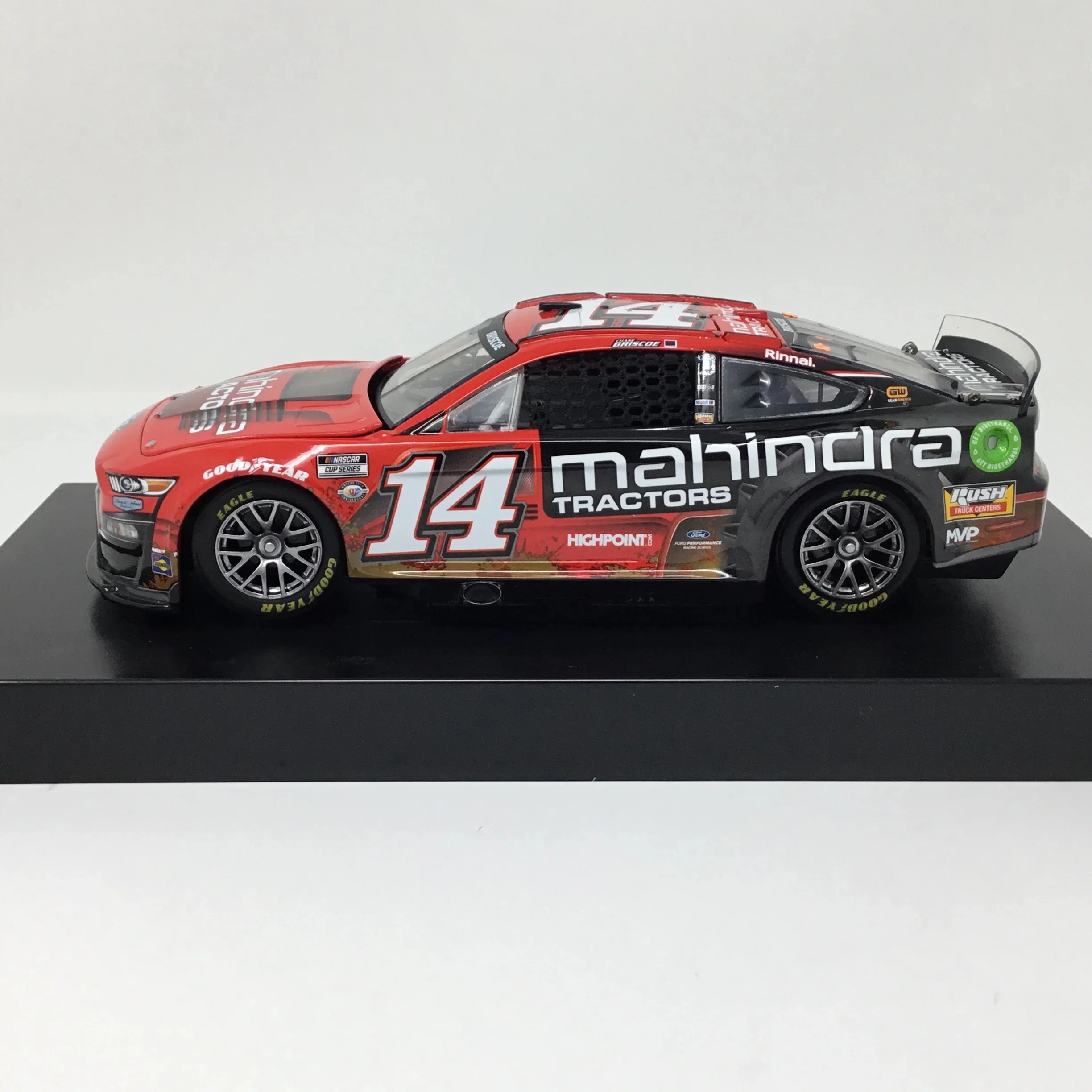 Action Racing Chase Briscoe 2023 #14 Mahindra Tractors 1:24 Elite Die-Cast Ford Mustang