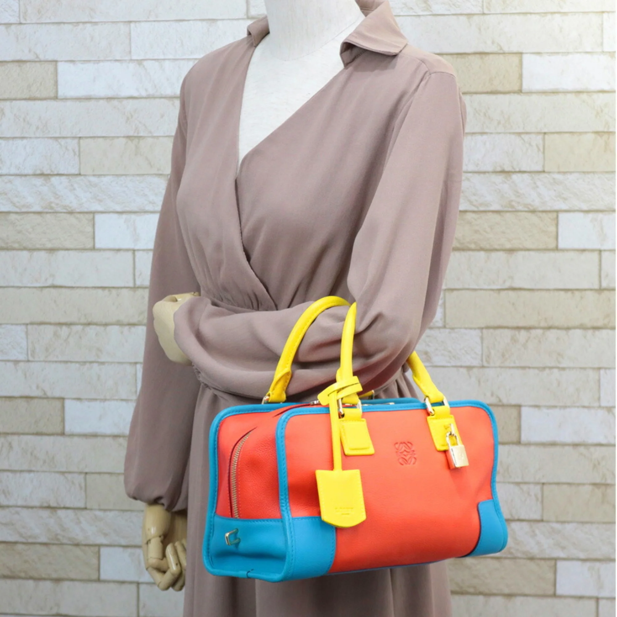 Pre-Owned LOEWE Amazona 28 Limited Edition Handbag Leather Multicolor Ladies (Fair)