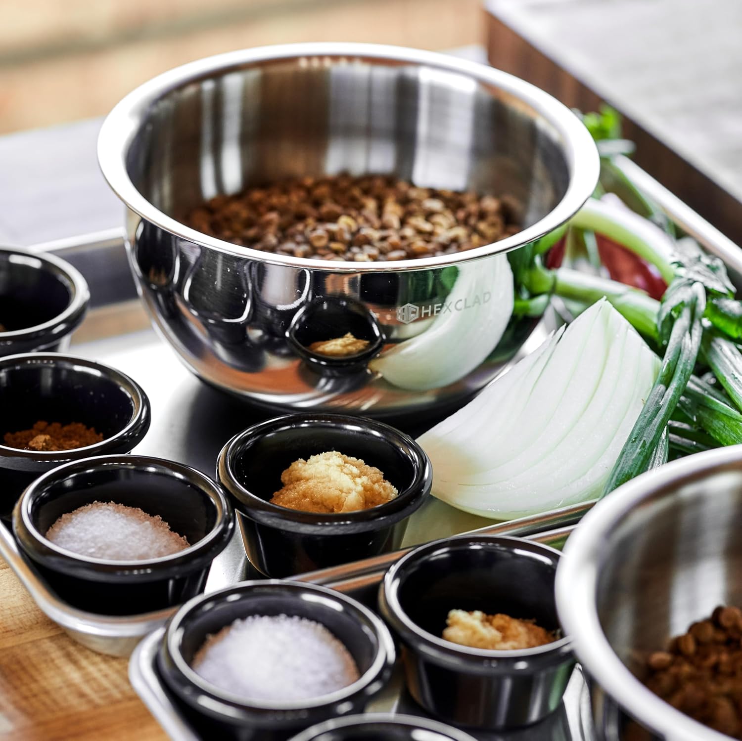 HexClad Stainless Steel Mixing Bowl Set, 3-Piece with Vacuum Seal Lids and Non-Slip Base, 1.3,3 and 5 Quarts