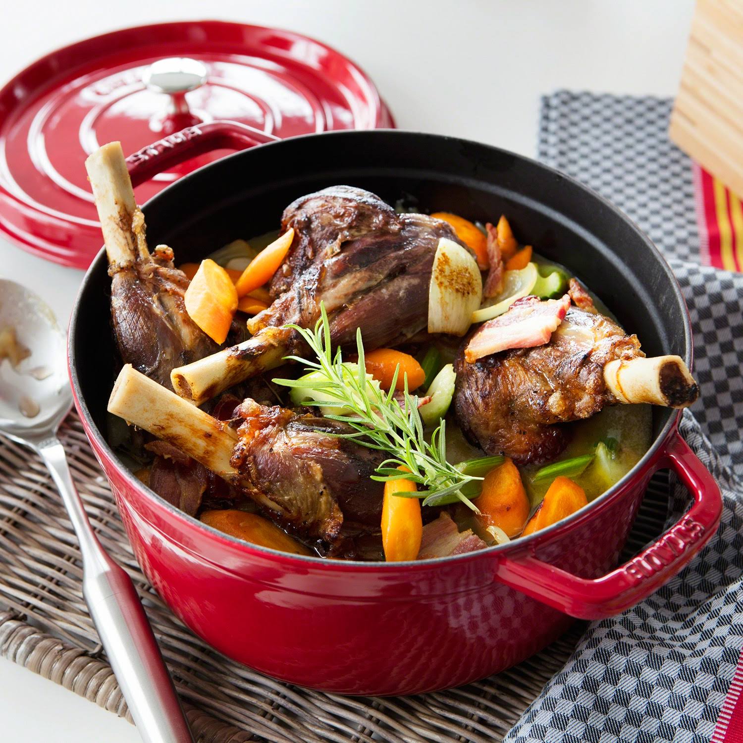 Staub Cast Iron 4-Quart Round Cocotte - Dark Blue