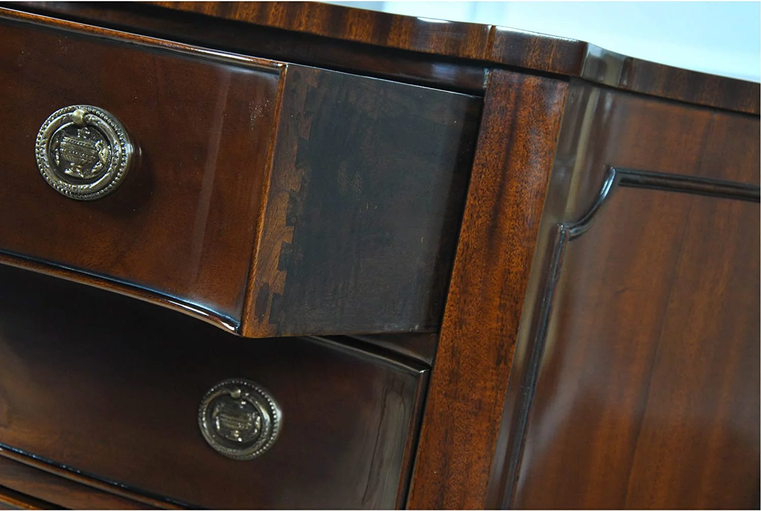 Mahogany Hepplewhite Chest