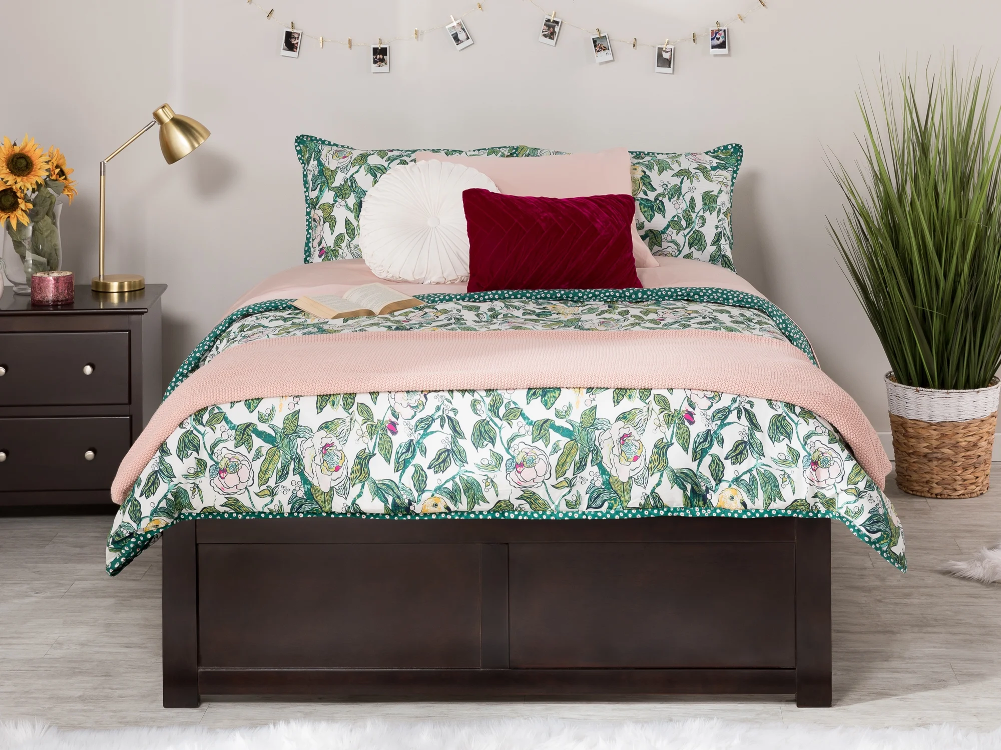 Concord Full Platform Bed with Flat Panel Foot Board and Full Size Urban Trundle Bed in Espresso