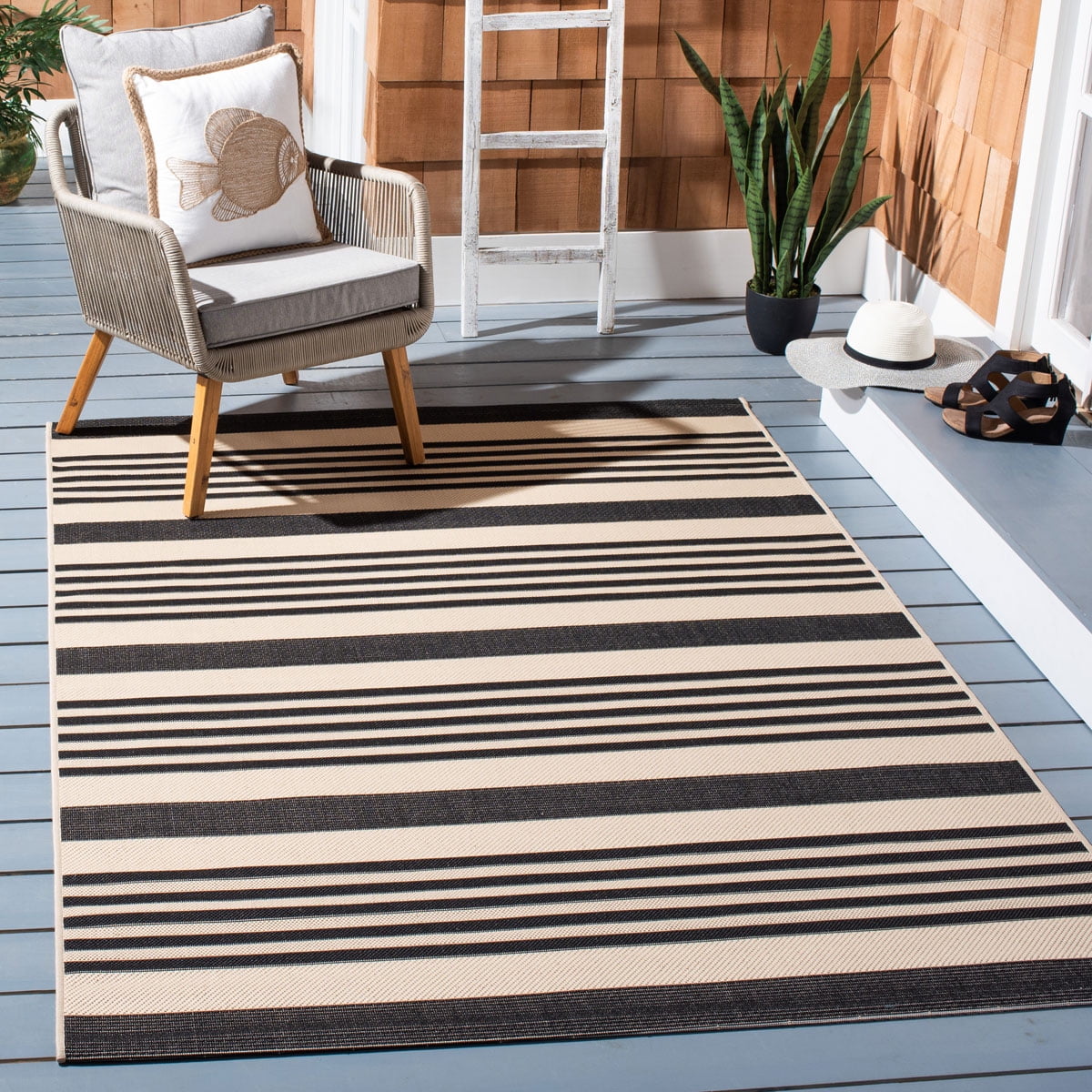 SAFAVIEH Courtyard Caroline Striped Indoor/Outdoor Area Rug, 6'7