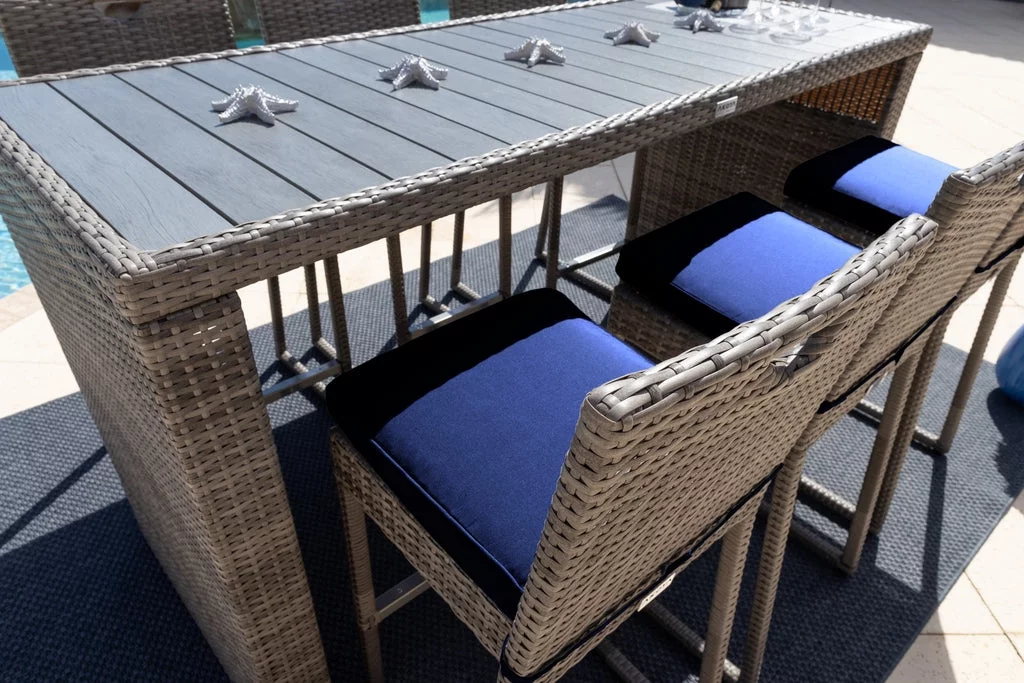 Sorrento 7-Piece Resin Wicker Outdoor Patio Furniture Bar Set in Gray W/Bar Table and Six Bar Chairs (Flat-Weave Gray Wicker, Sunbrella Canvas Navy)