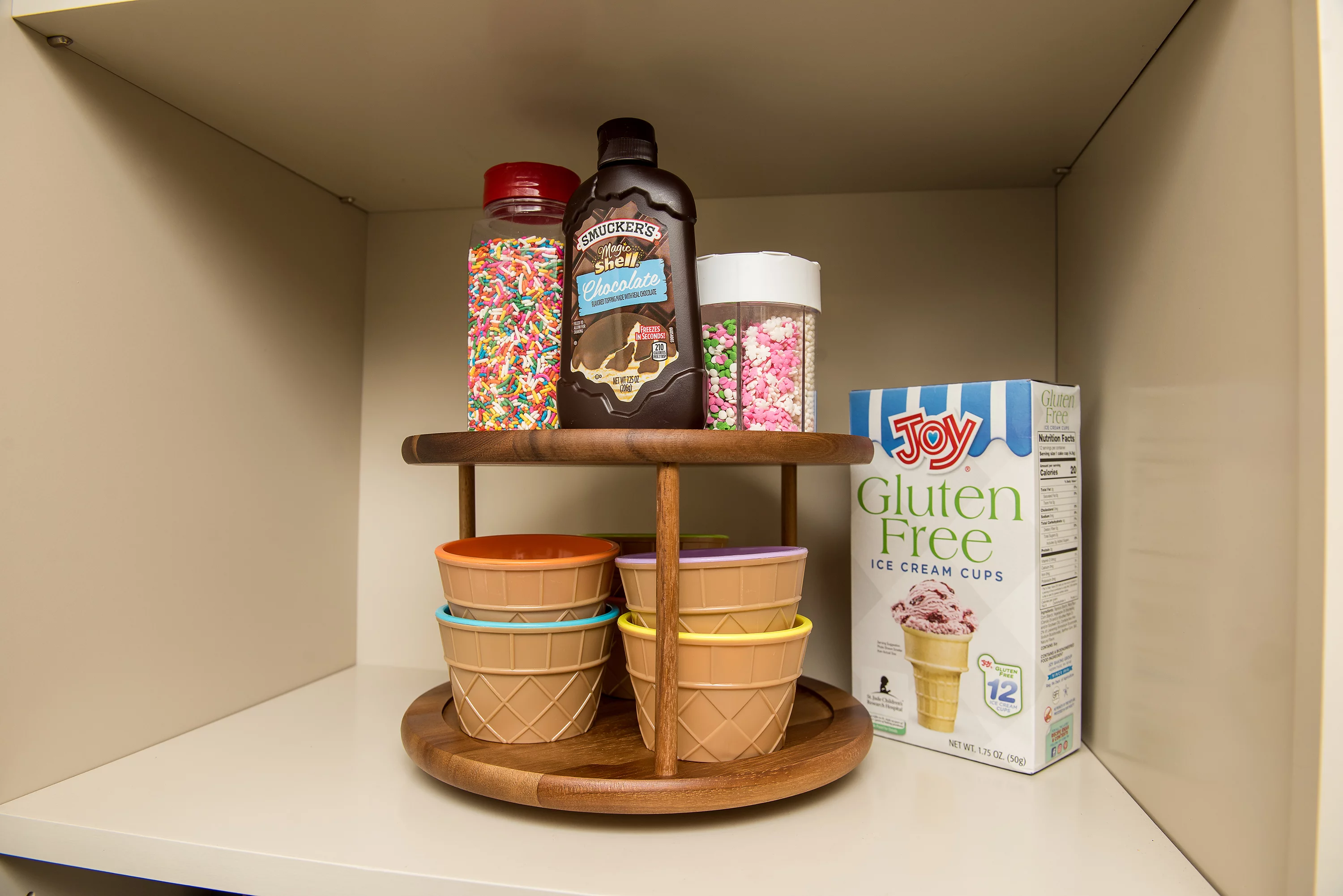 Lipper International Acacia Durable Turn Table, 10