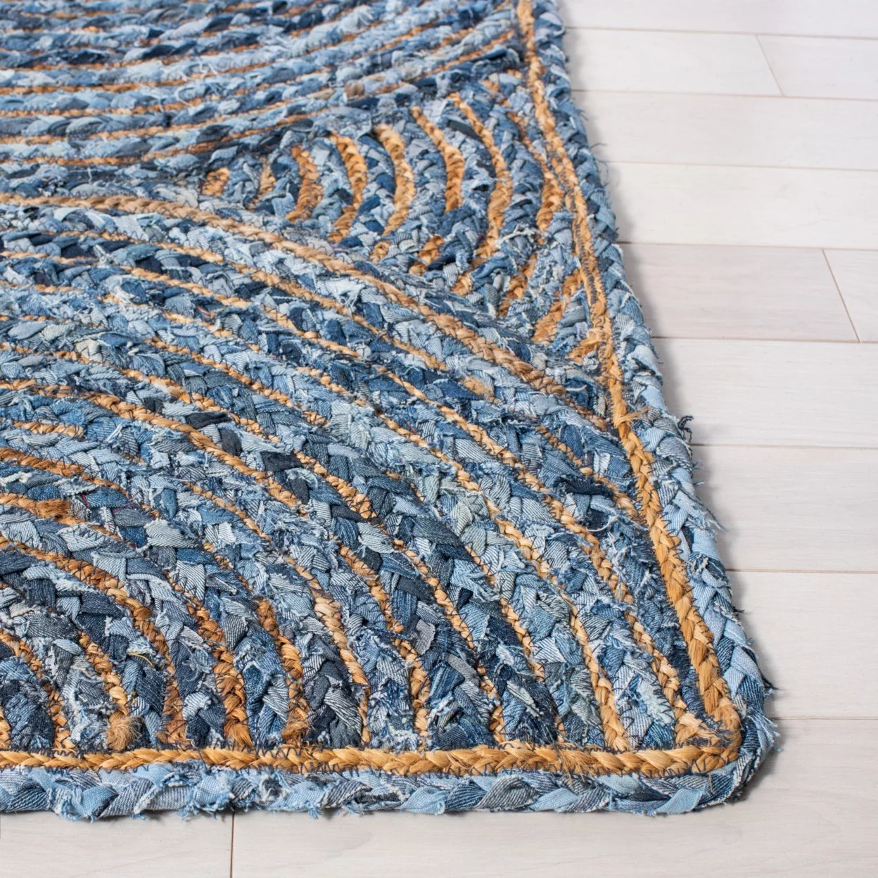 SAFAVIEH Cape Cod CAP203M Handwoven Blue / Natural Rug