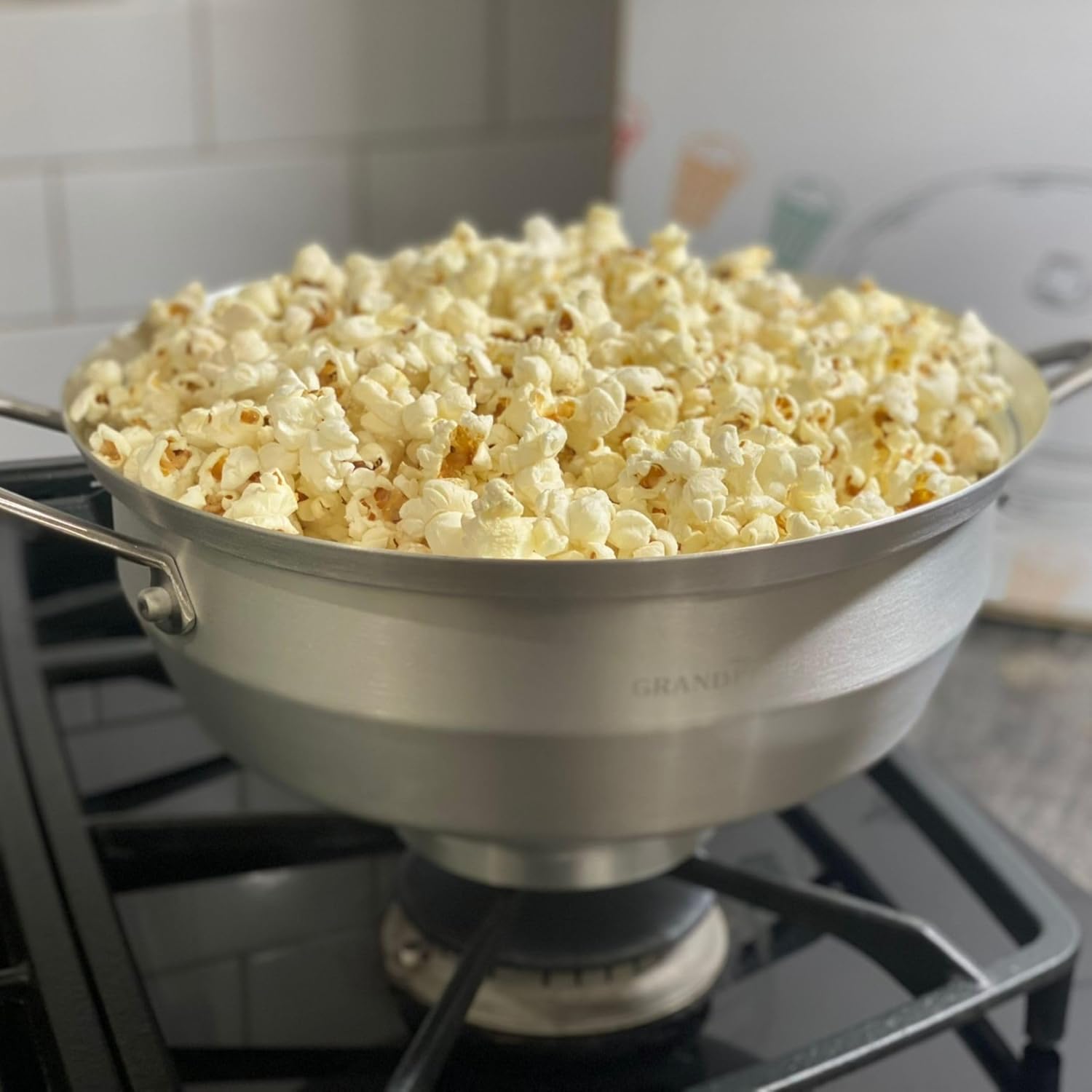 Popcorn Popper | No-Shake, No-Stir Premium Stovetop Popcorn Maker | Popcorn Pan | Popcorn Pot | Pops Kernels Perfectly Without Burning | Easy Serving