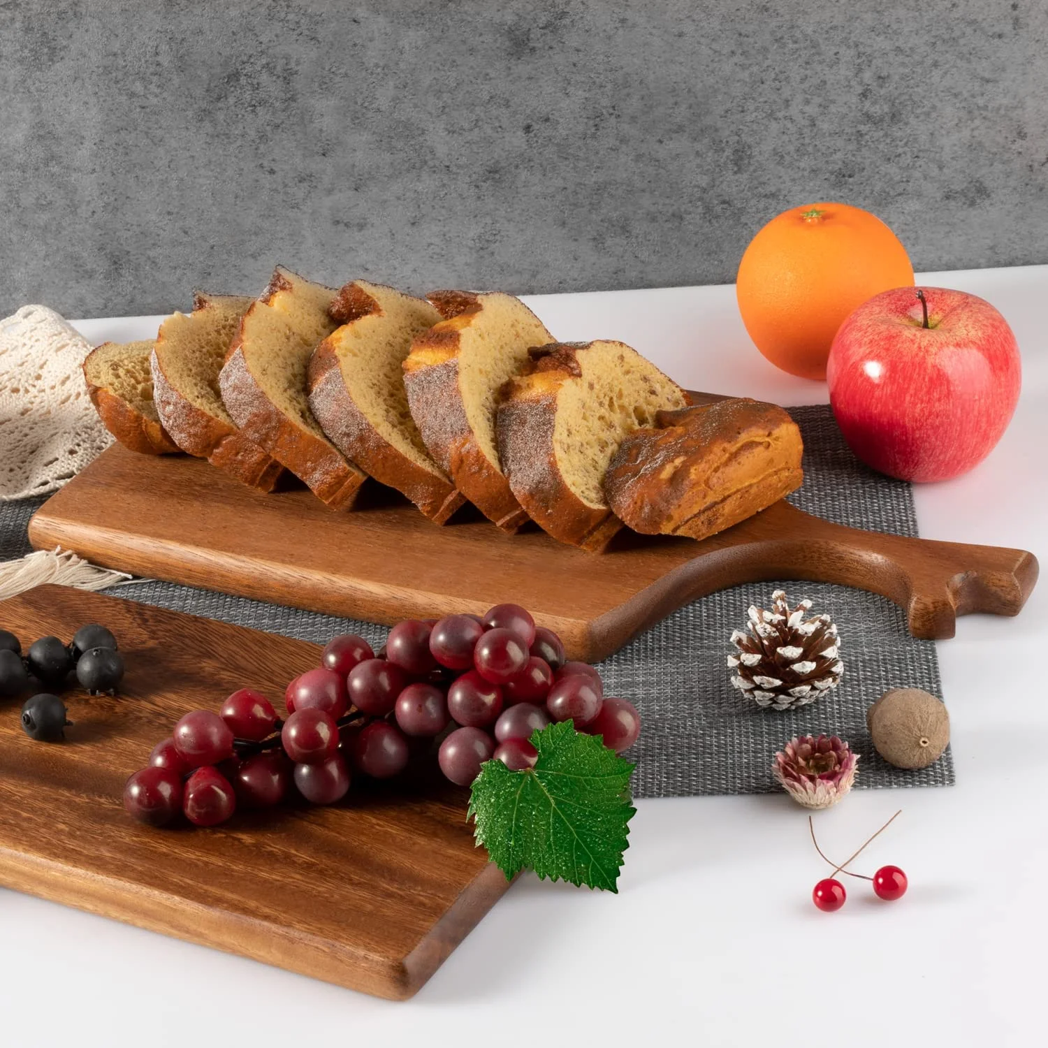 Insunen Acacia Serving Board Cutting Board Wooden Kitchen Chopping Board with Grip Handle, 15.7-7.9in