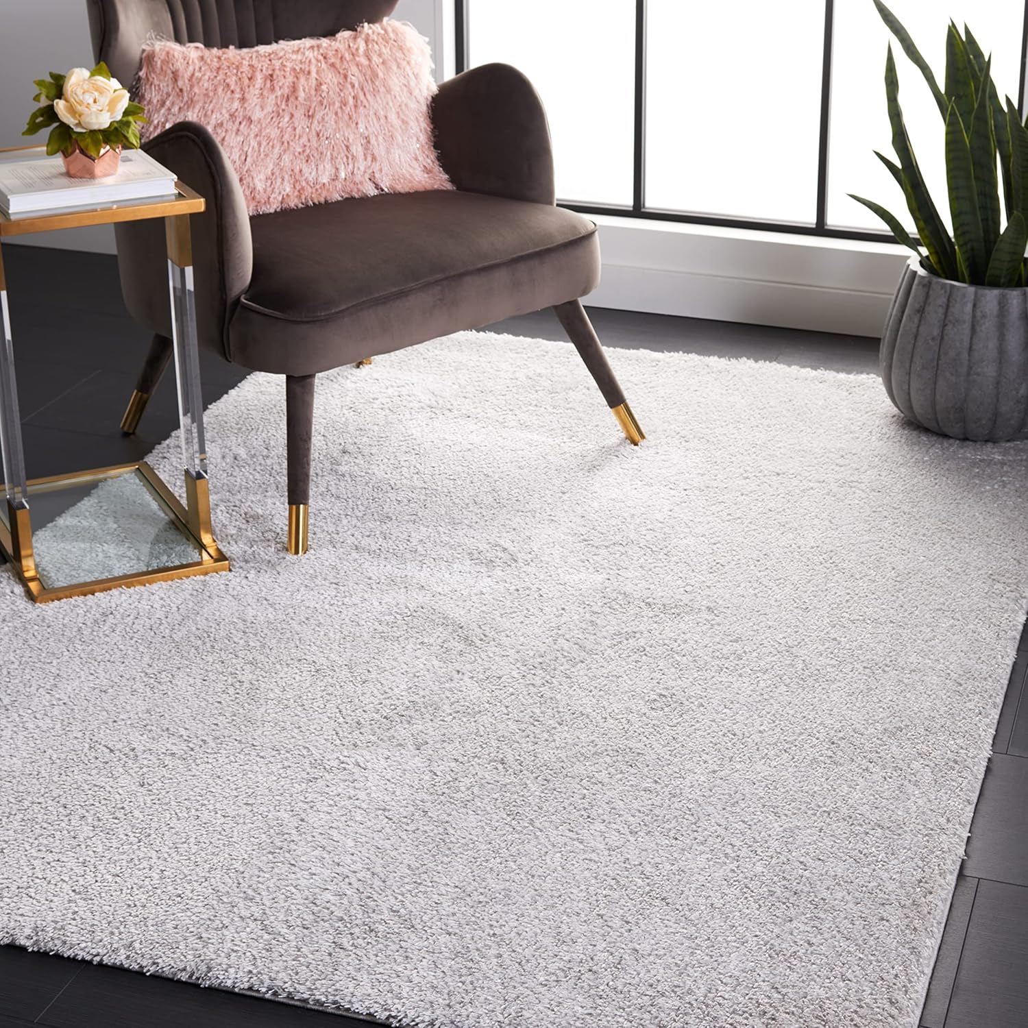 SAFAVIEH Tahoe Shag Collection Area Rug - 8' x 10', Light Grey, Solid Design, Non-Shedding & Easy Care, 1.2-inch Thick Ideal for High Traffic Areas in Living Room, Bedroom (THO670F)