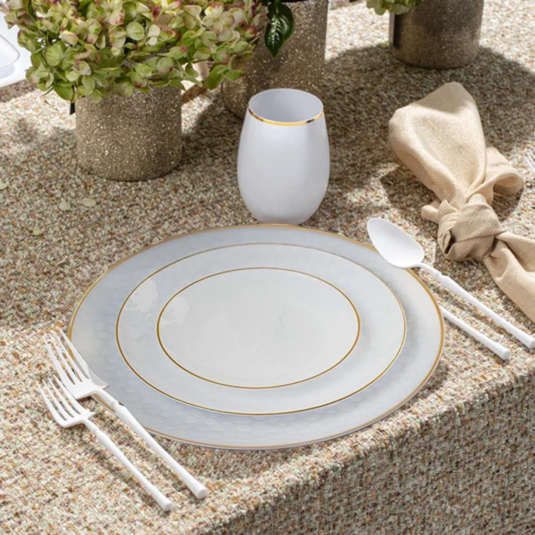 VEZEE Stemless Plastic Wine Goblet 16 oz White / Gold Rim Pack of 24