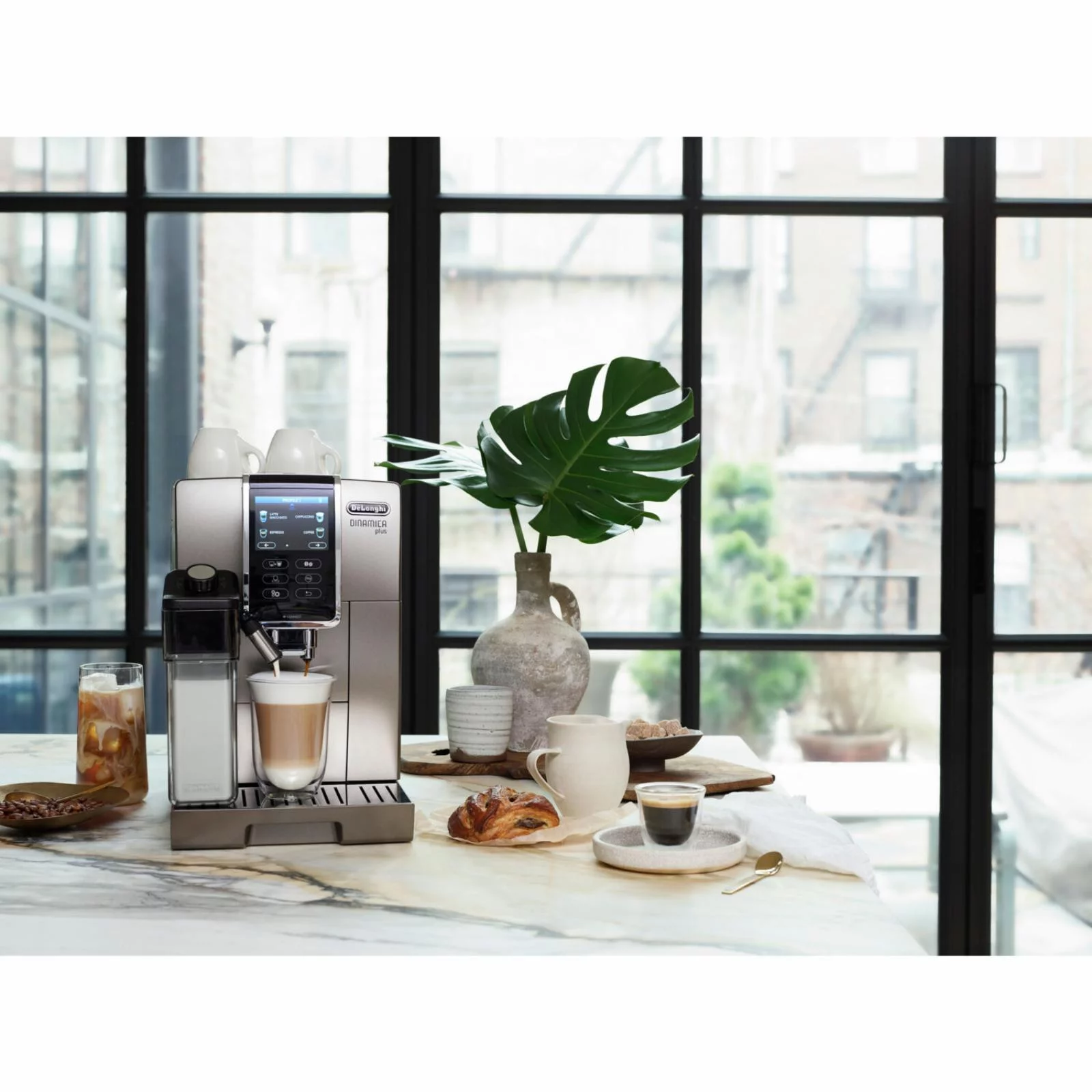 De'Longhi Dinamica Plus, Smart Coffee and Espresso Machine with Coffee Link Connectivity App and Automatic Milk Frother, Titanium