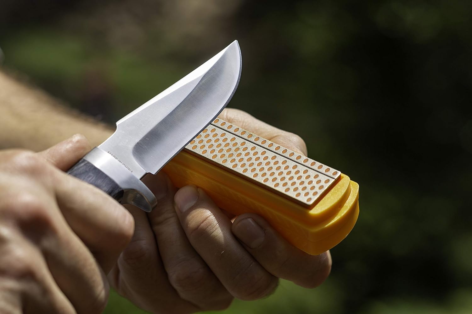 Smith’s 50447 4-Inch Diamond Sharpening Stone – Yellow – Plastic Cover Included – Fine 750 Grit – Lightweight & Compact – Sharpen Hooks, Knives & Tools