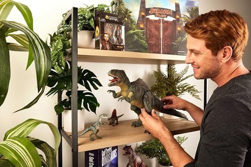 Mattel Jurassic World Dominion Hammond Collection Giganotosaurus Dinosaur Figure, 21 Articulations, Glass Eyes, Wired Tail & Posable Tongue