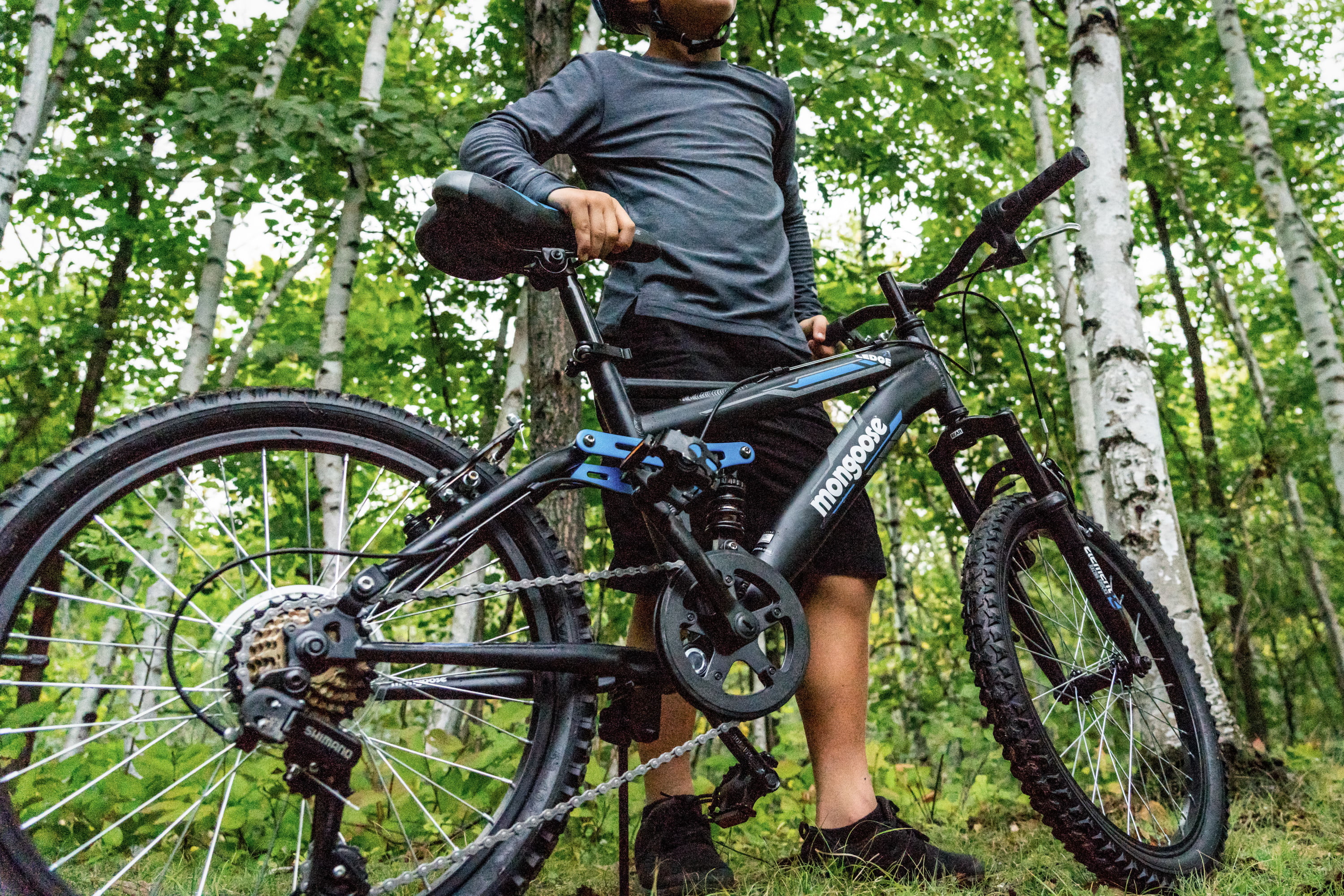 Mongoose Ledge 2.1 Mountain Bike, 20-inch wheels, 7 speeds, boys frame, Black