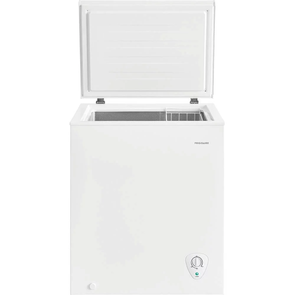 Frigidaire FFFC05M2UW 5 Cu. Ft. White Chest Freezer