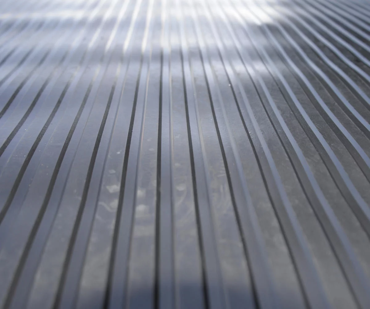 BDK Garage / Shop Auto Repair Home Improvement / Gym Weight Room Floor Protector Thick Padded Durable Utility Rubber Floor Mat Liner (4 x 8 Ft)