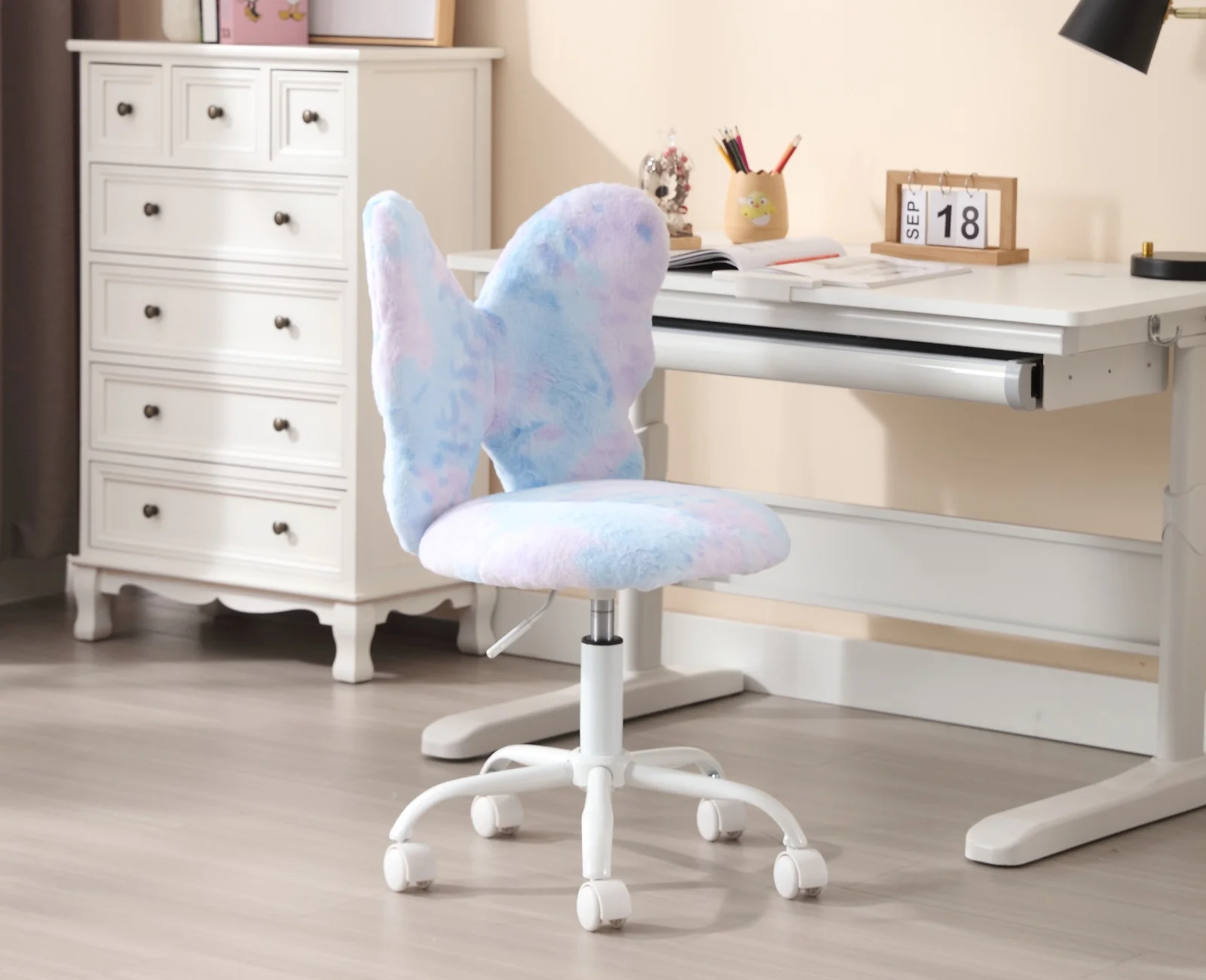 Dayalane Kids Desk Chair, Butterfly Faux Fur Girls Study Chair, Adjustable Child Vanity Chair Swivel Task Chair Students Reading Chair for Home Bedroom School Dorm, Dreamy Blue