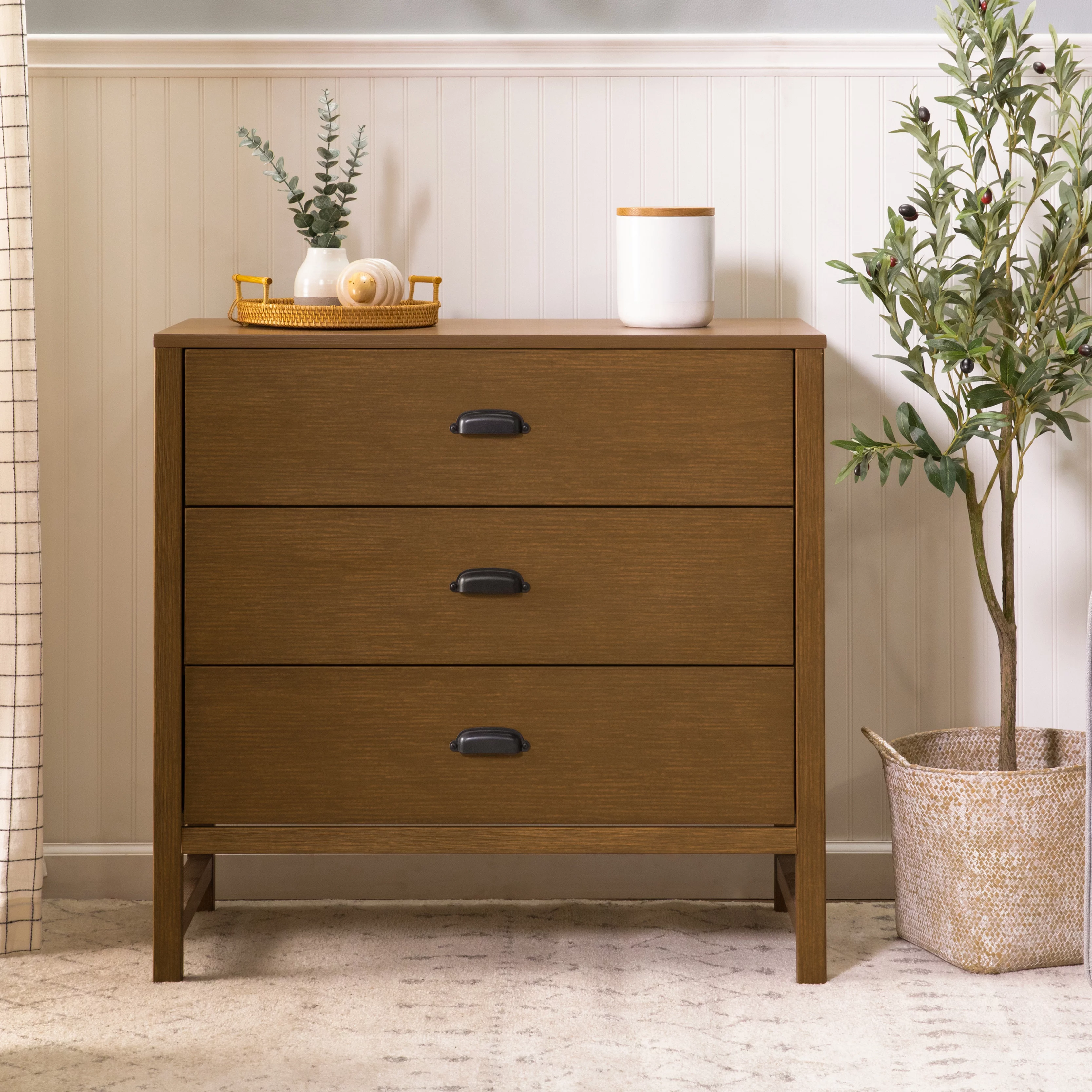 DaVinci Fairway 3-Drawer Dresser in Stablewood