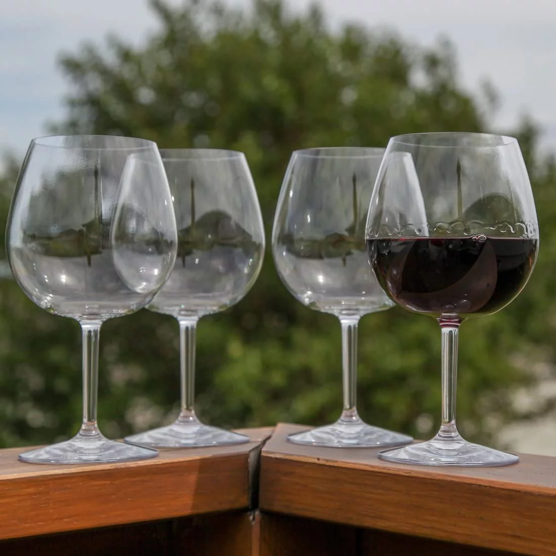 Lily's Home Unbreakable Red Wine Glasses, Made of Shatterproof Tritan Plastic and Ideal for Indoor and Outdoor Use, Reusable (22oz each, Set of 4)