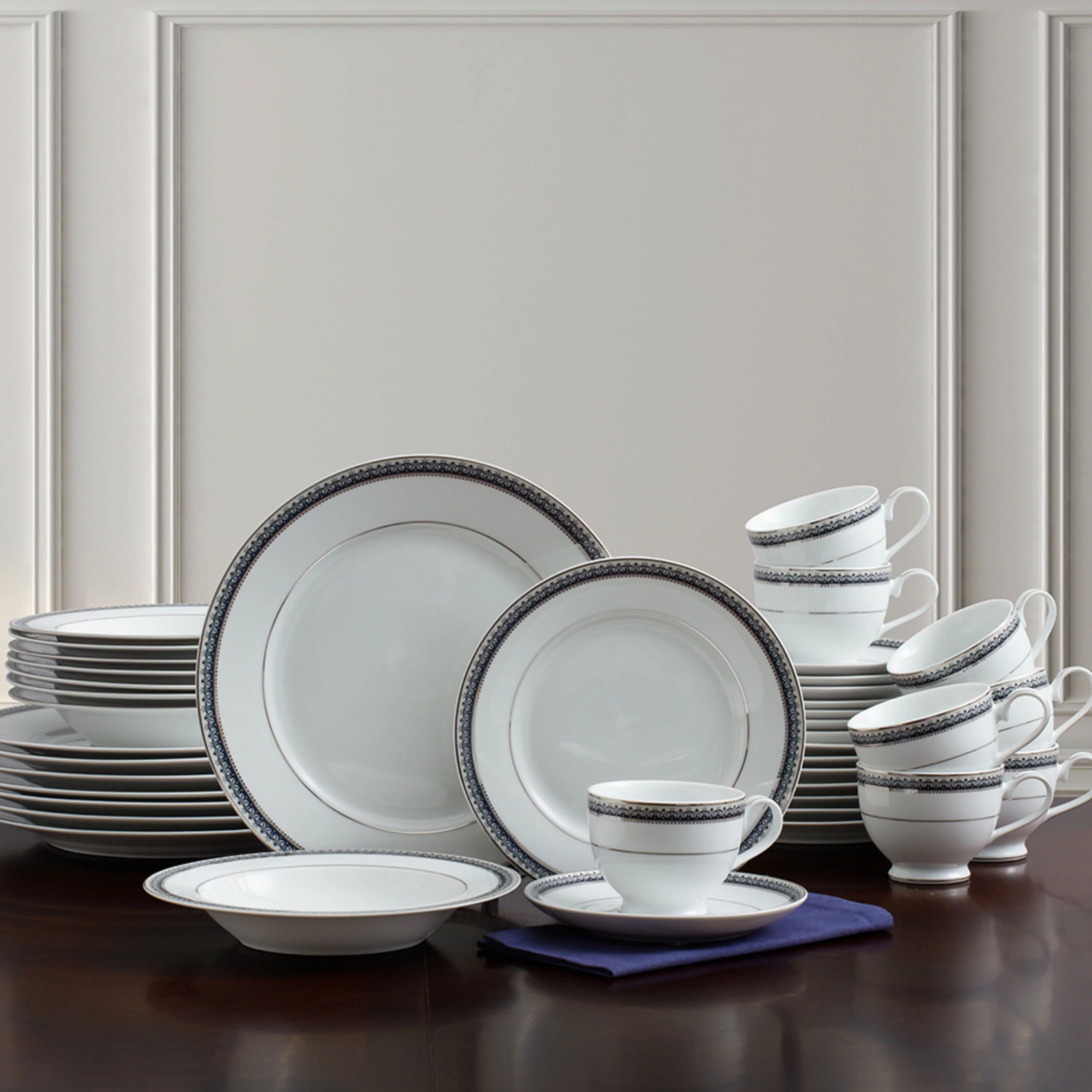Mikasa Platinum Crown Cobalt 40-piece Dinnerware Set