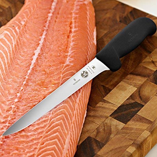 Victorinox Swiss Army 7-Piece Master Competition BBQ Set with Red Fibrox Pro Handles and Knife Roll