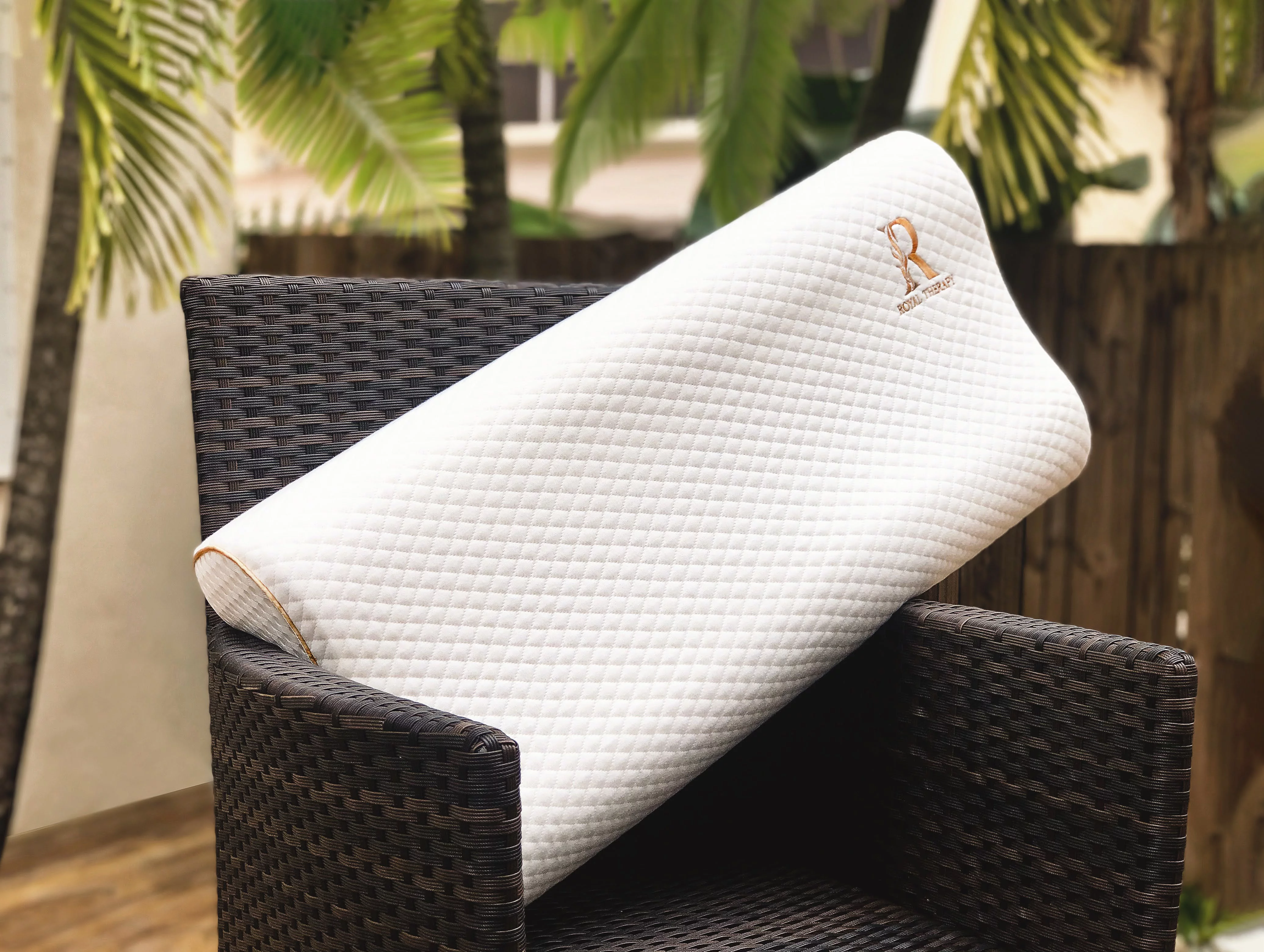 ROYAL THERAPY 4-Layer King Memory Foam Pillow, 3.5 lb Bed Pillow for Neck & Shoulder Support, White