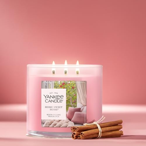 Yankee Candle Sugared Cinnamon Apple, Scented Candle, 22oz Large Jar with up to 150 Hour Burn Time, Giftable