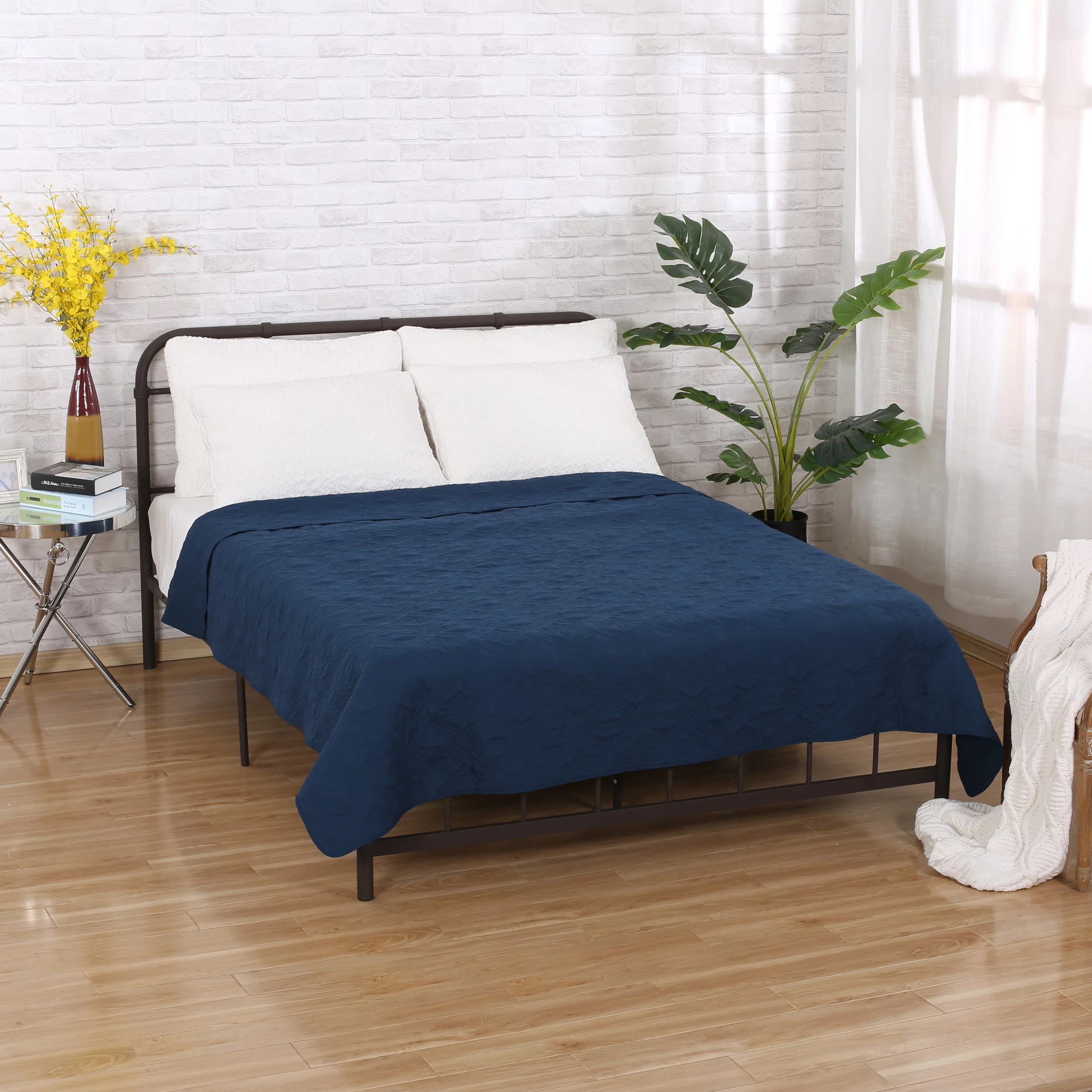 Noble House Rogelio Full/ Queen Quilt, Navy