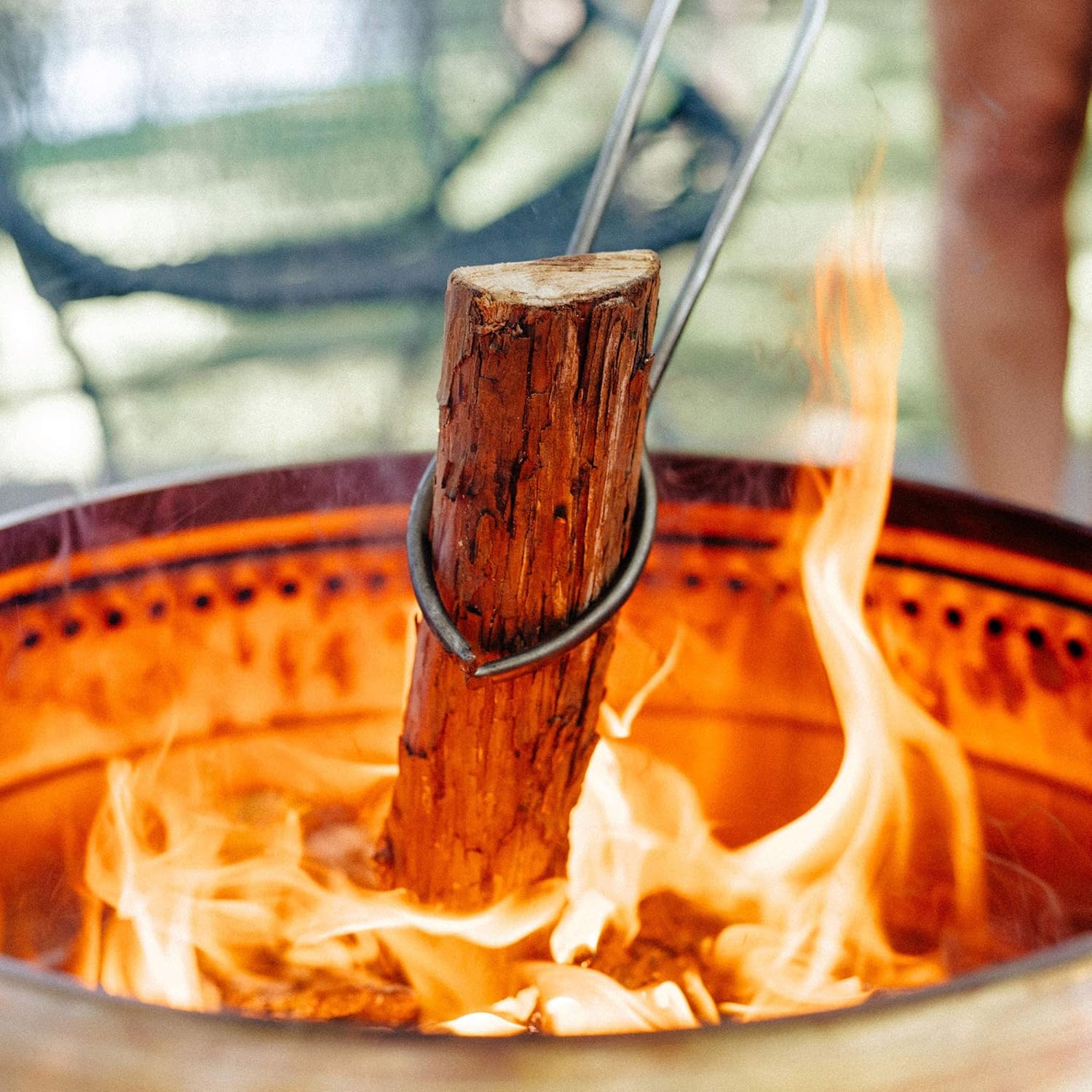 Solo Stove Juniper Firewood for Outdoor Wood Burning Fire Pits and Backyard Fire Pits 100% Natural Juniper Aromatic Firewood Kiln-Dried 6-8 Logs (.5 cu ft)