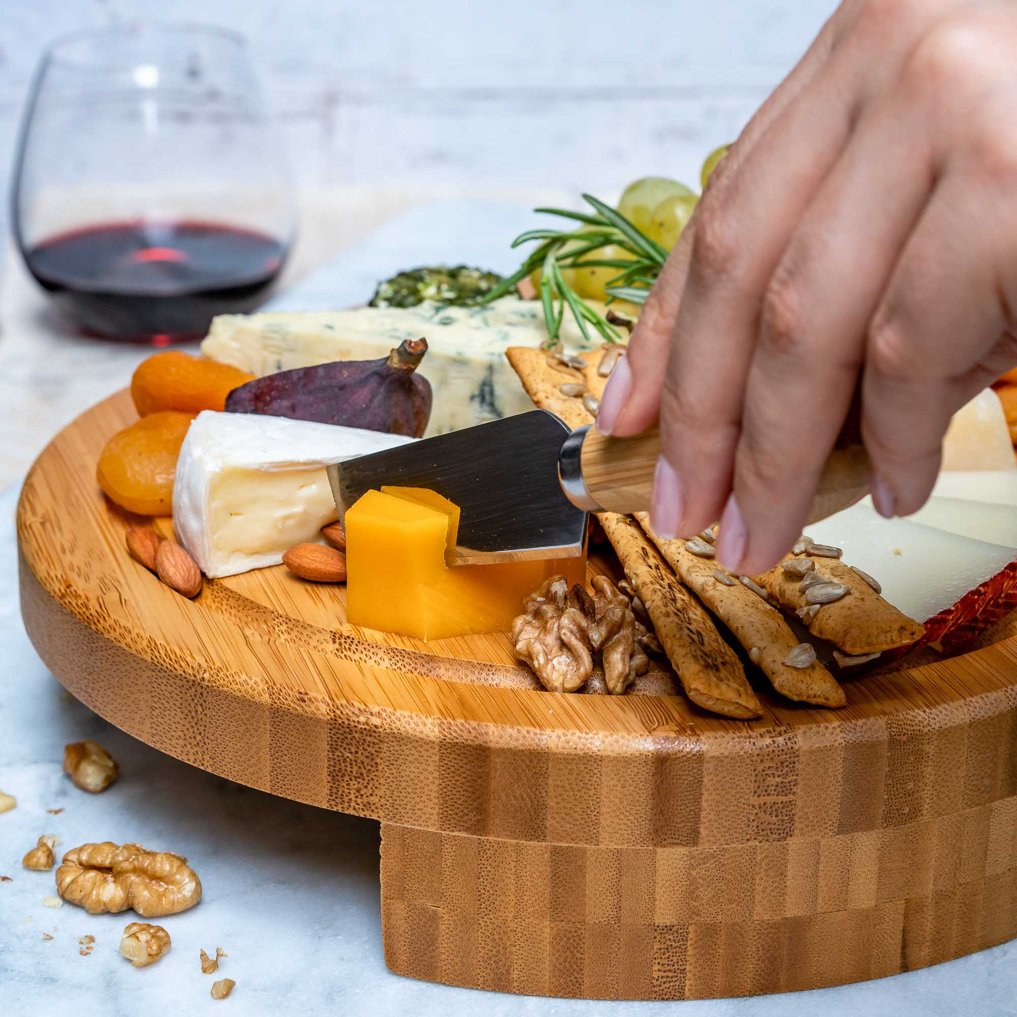 BlauKe® Bamboo Cheese Board and Knife Set – 10 inch Round Charcuterie Board, Serving Tray, Platter, Wood Cheese Board Set – Gift Idea