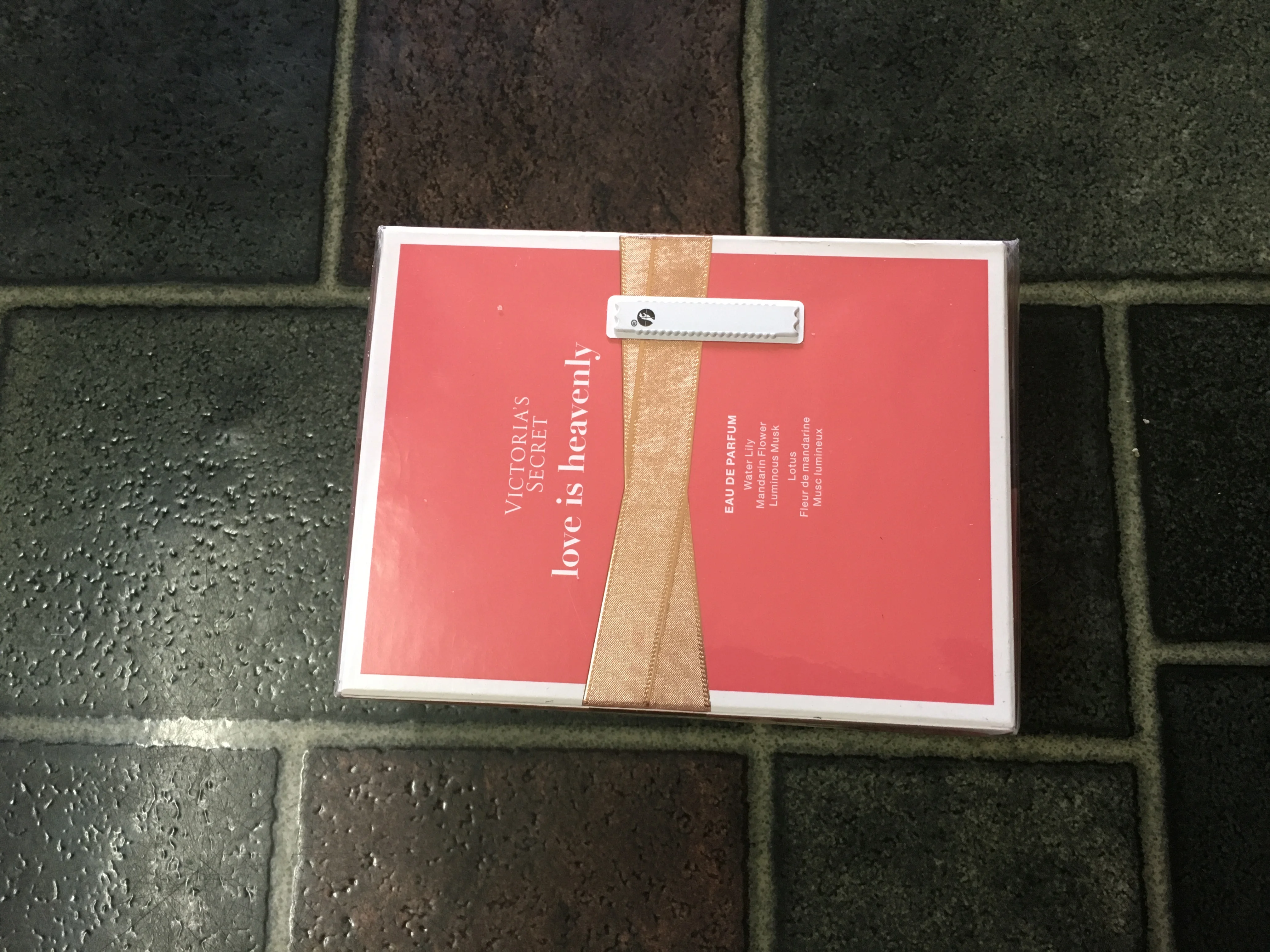 Love Is Heavenly by Victoria's Secret Eau De Parfum 3.4oz Spray New With Box