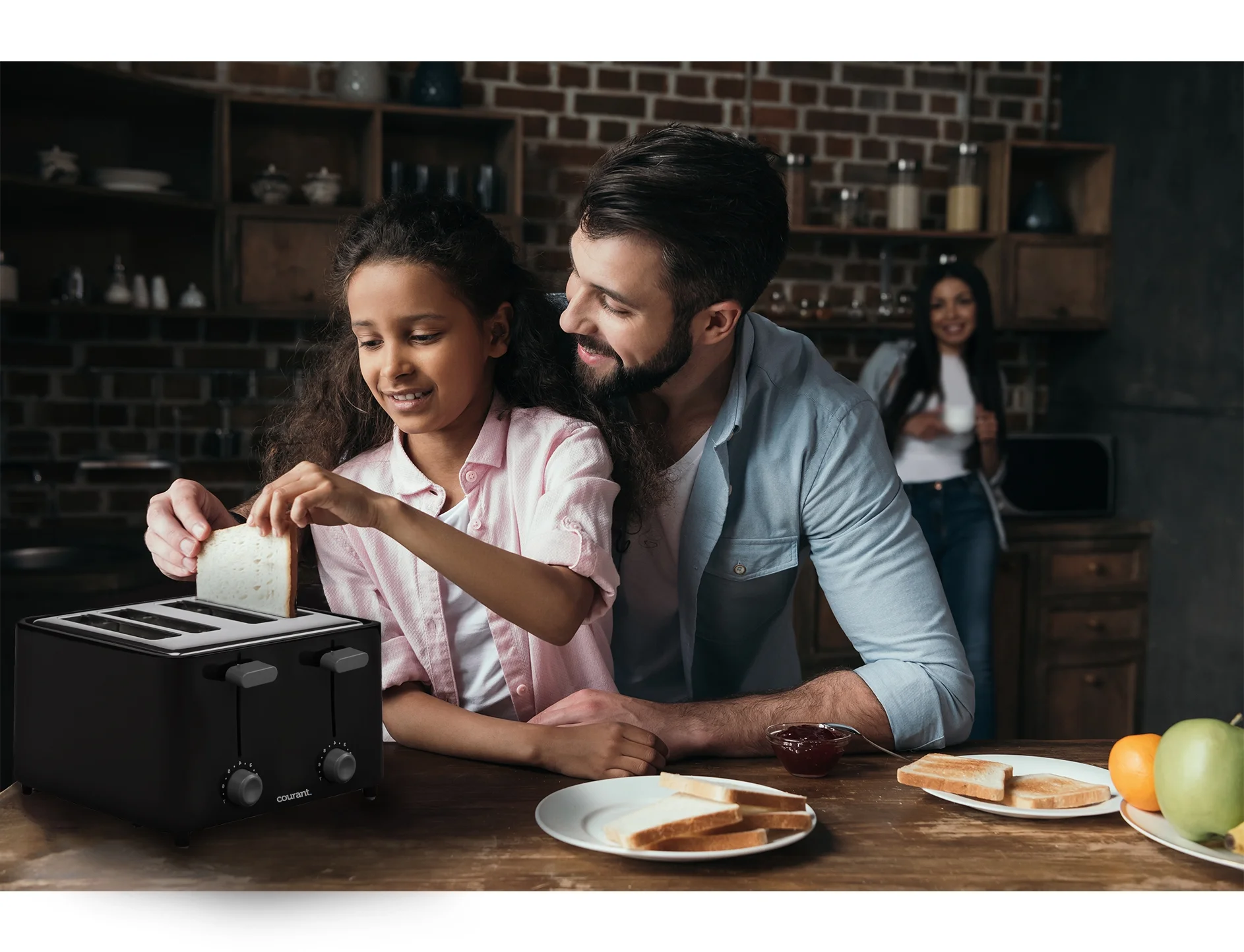 Courant 4 Slice Toaster, Stainless Steel, Cool Touch Plastic, Auto Shutoff, Black