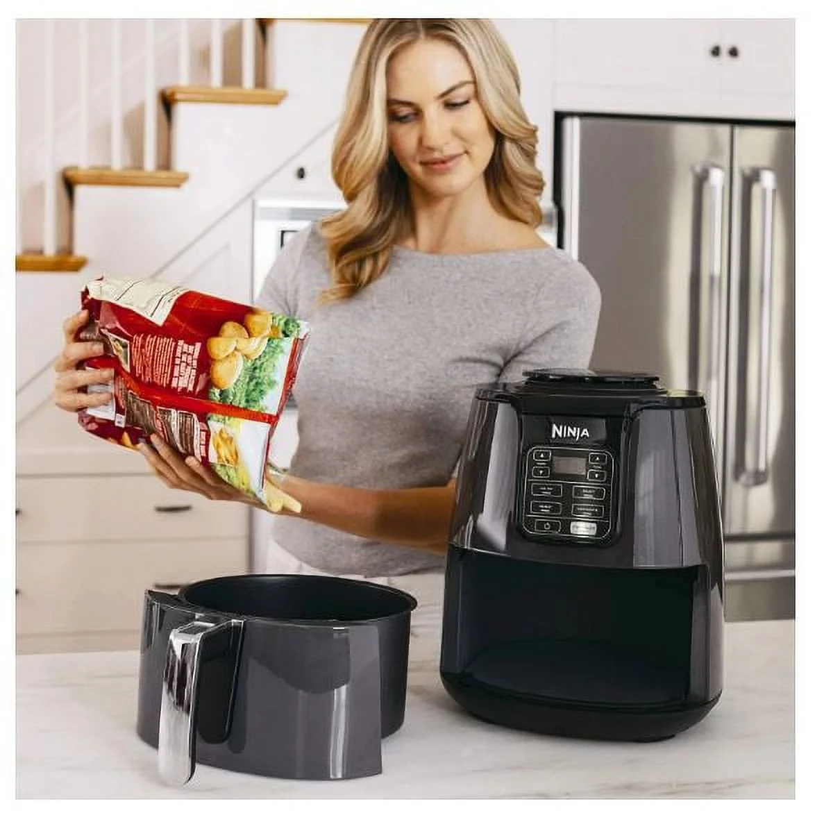 Built-In Smart  Black Large Electric Air Fryer 4 Qt