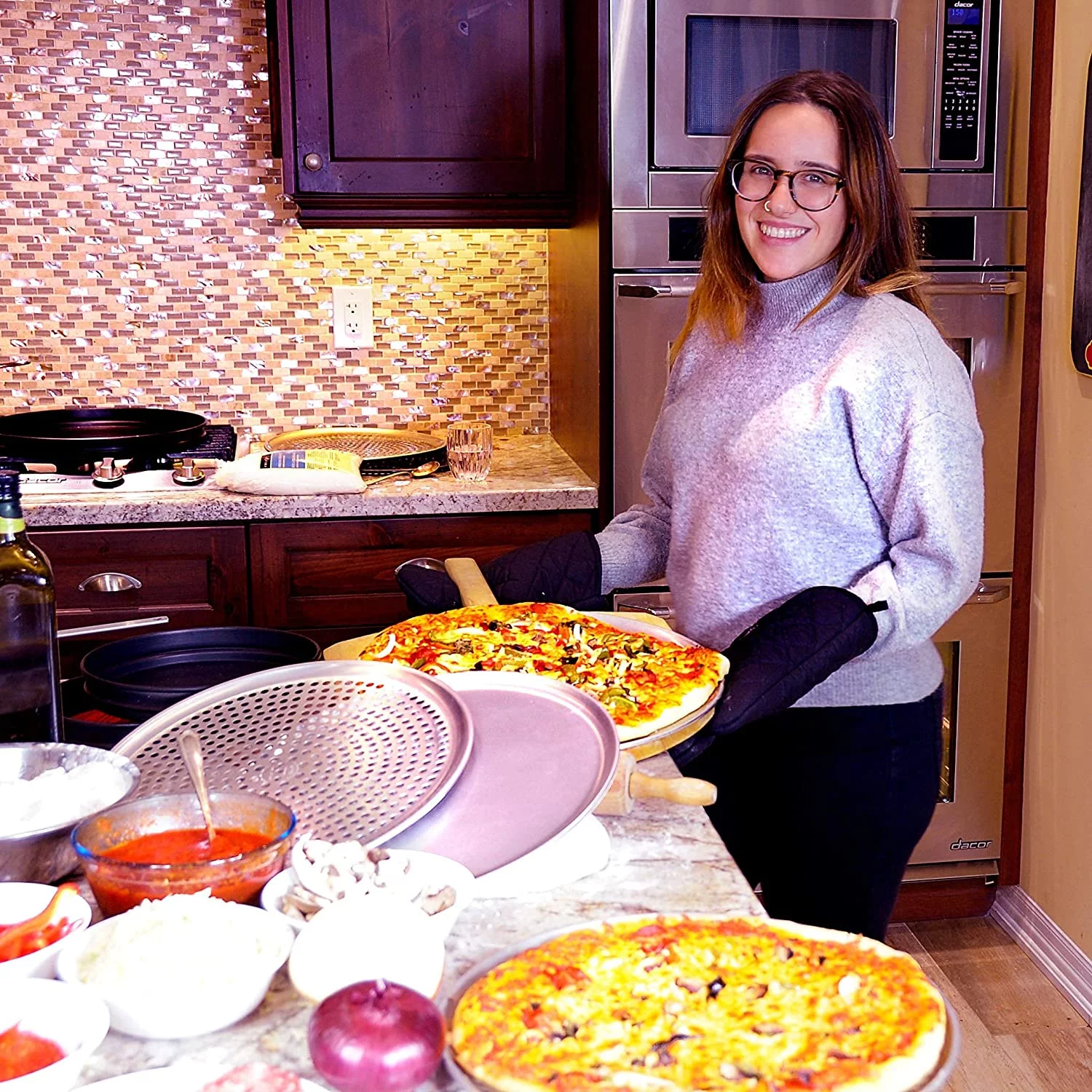 Crown Pizza Pan 10 inch, 2 Pack, Sturdy, Rust Free, Pure Aluminum, Made in Canada